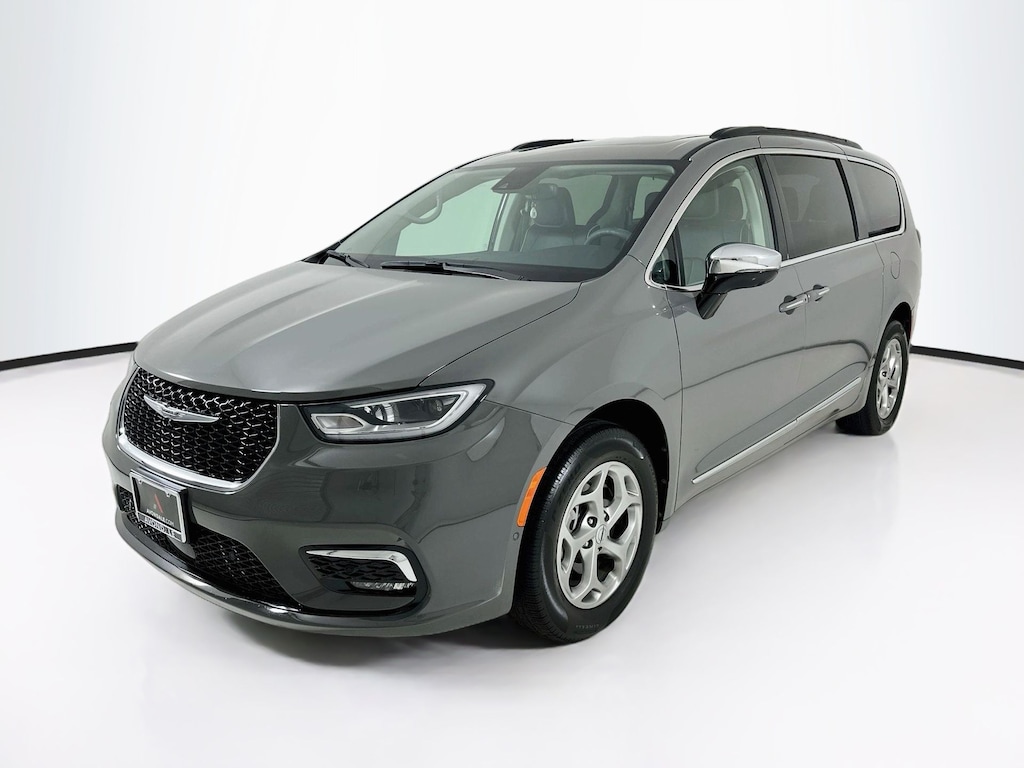 Used 2023 Chrysler Pacifica Limited Van Passenger Van