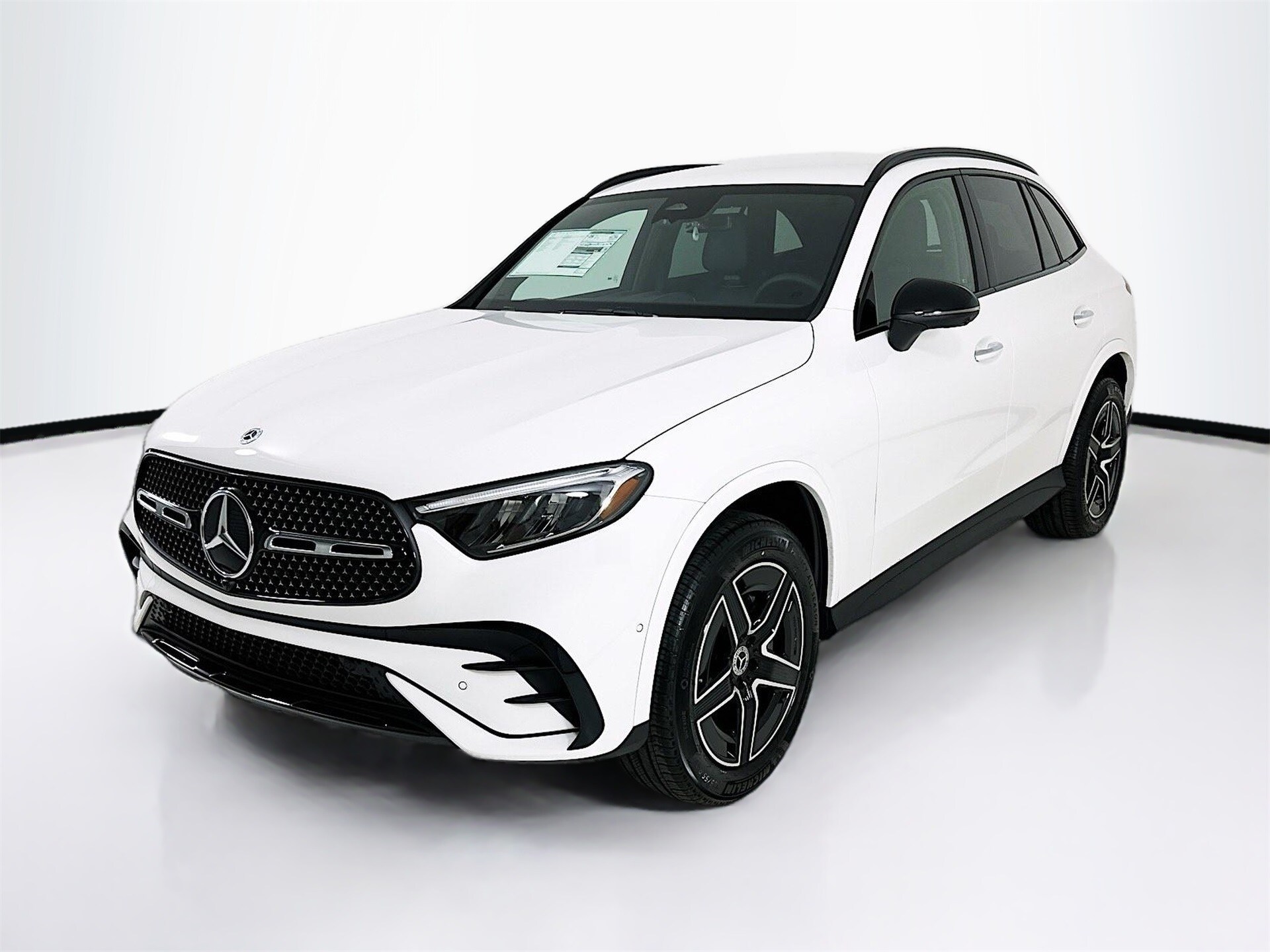 2025 Mercedes Benz GLC 300 4MATIC photo 3