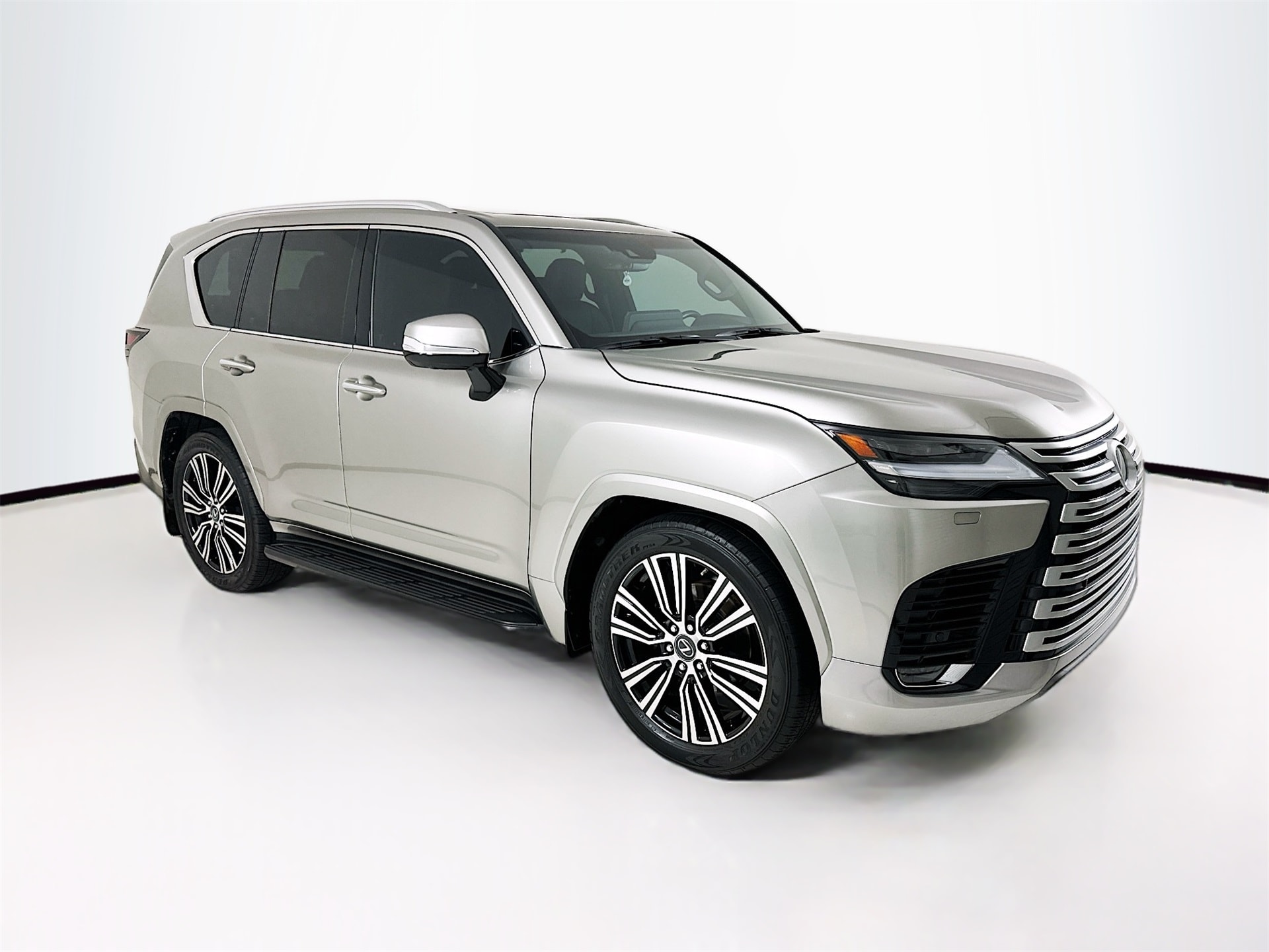 2023 Lexus LX Luxury's photo