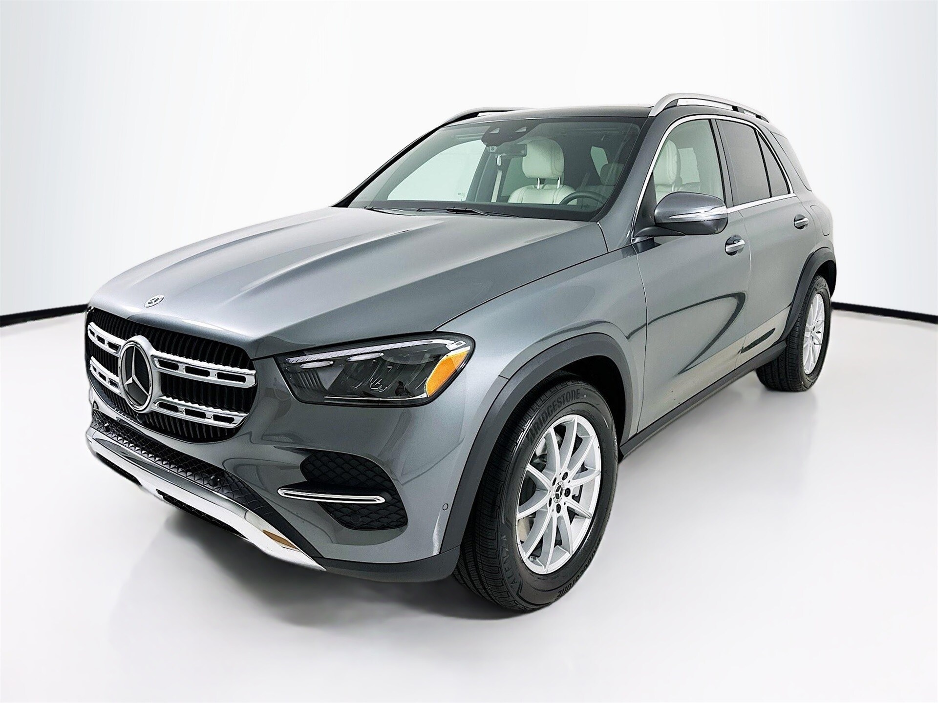 2026 Mercedes Benz GLE 450e 4MATIC photo 3