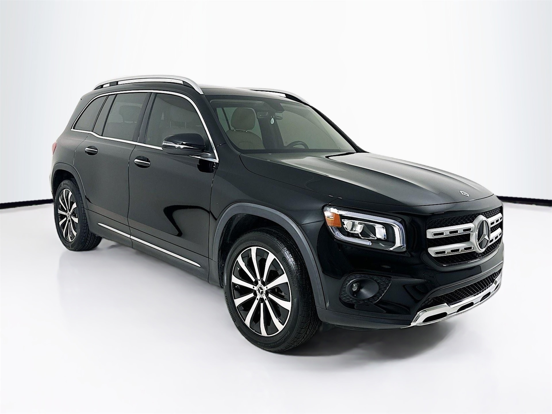 2023 Mercedes-Benz GLB Base's photo