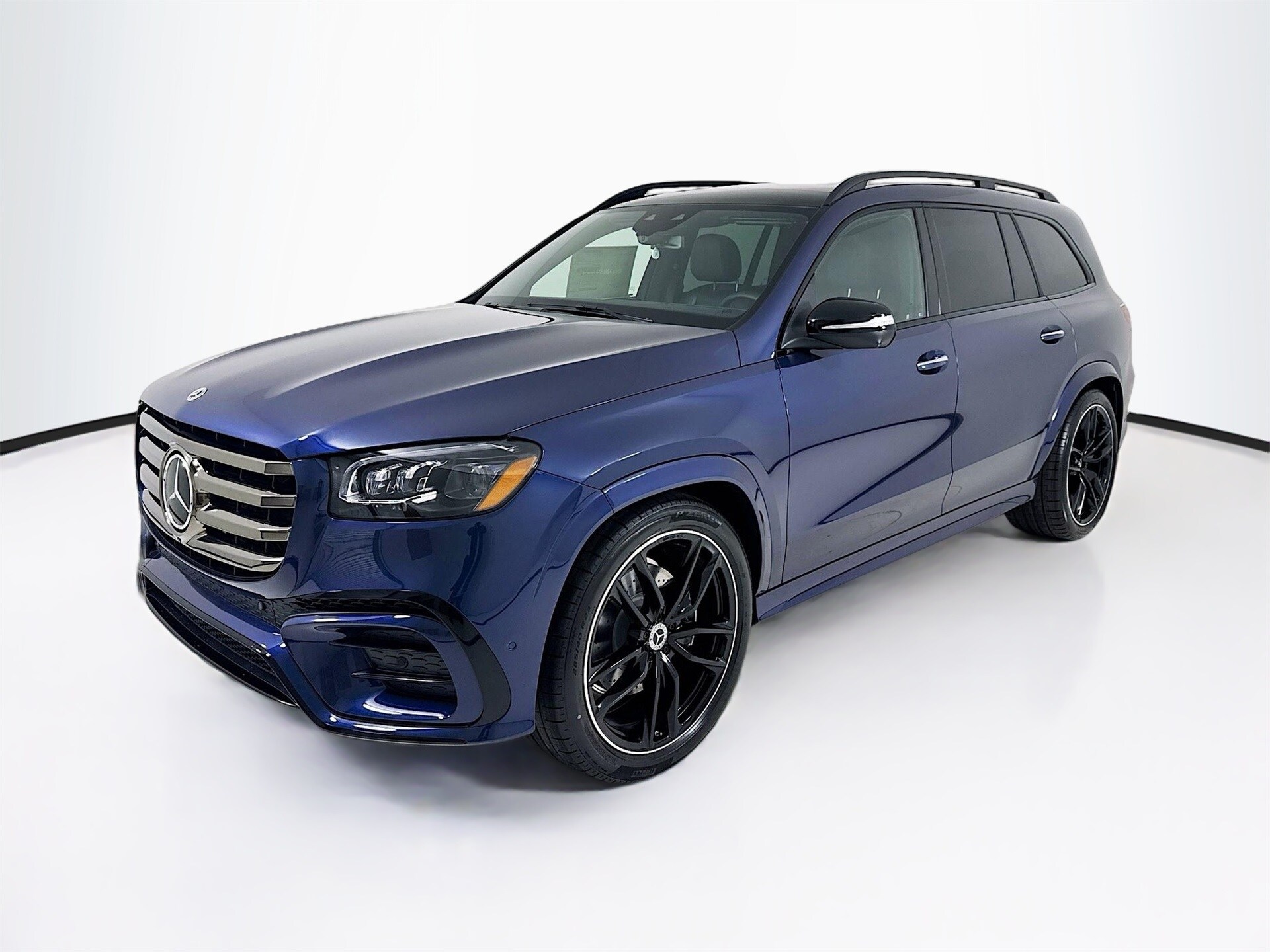 2025 Mercedes Benz GLS 450 4MATIC photo 3