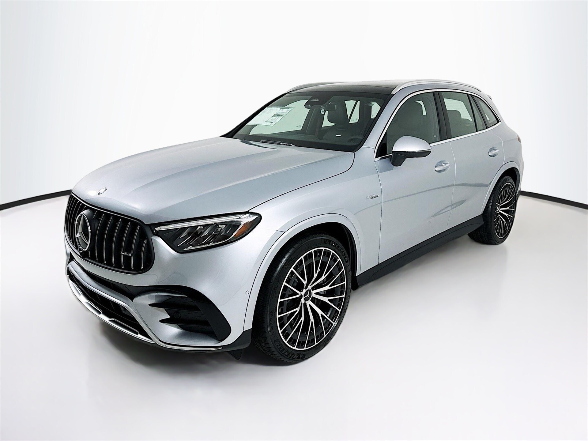 2025 Mercedes Benz GLC 43 AMG photo 3