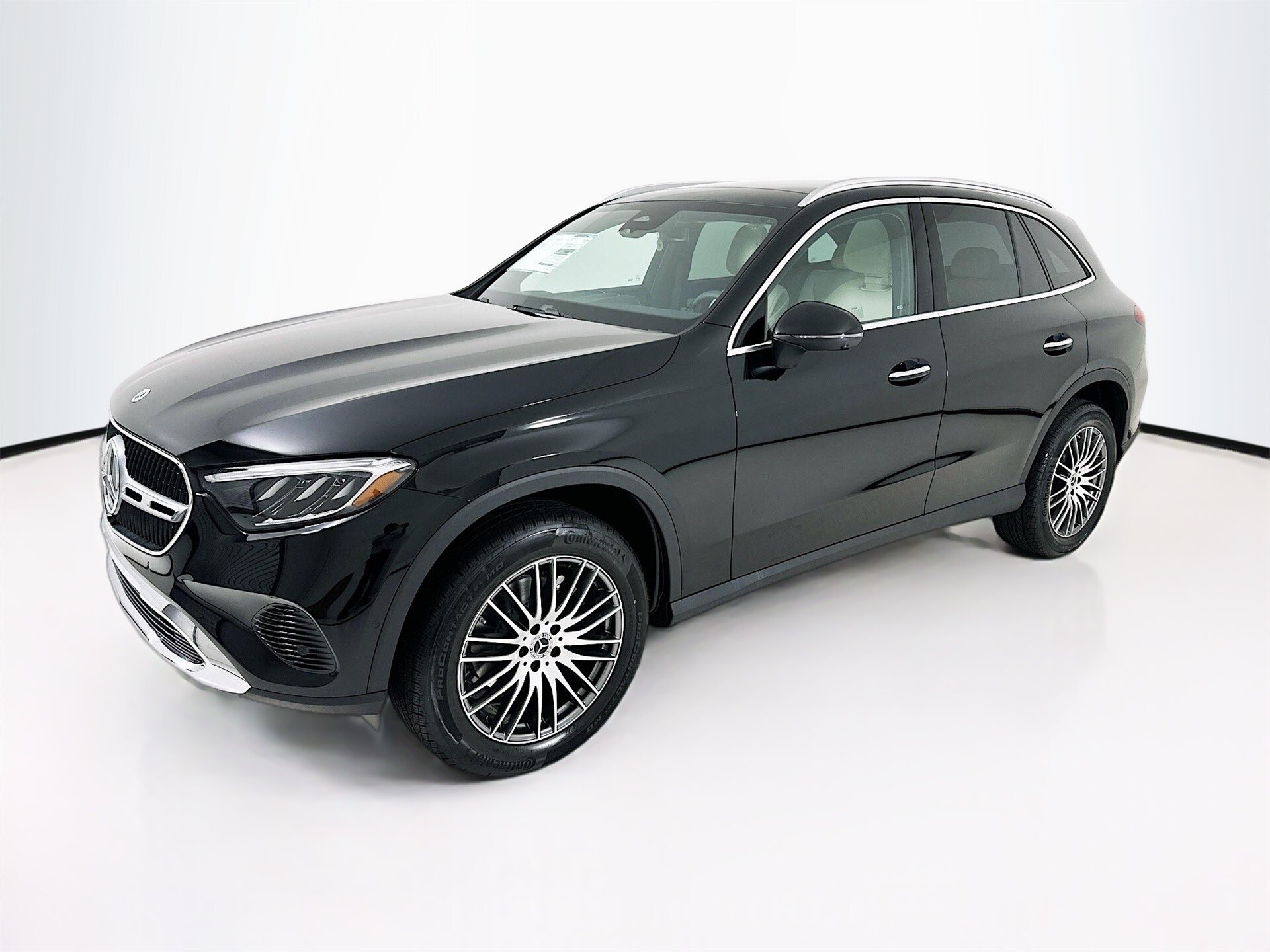 2026 Mercedes Benz GLC 300 photo 3
