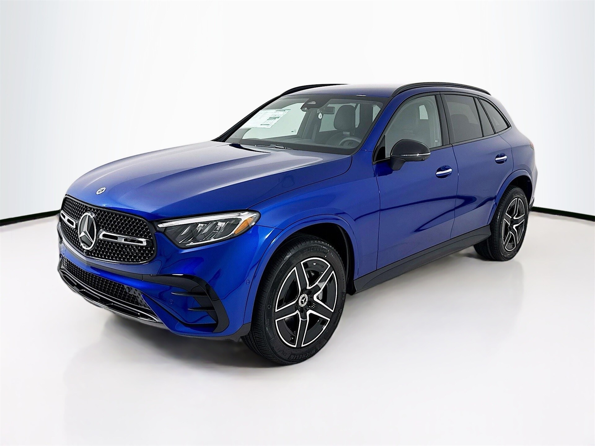 2026 Mercedes Benz GLC 300 photo 2