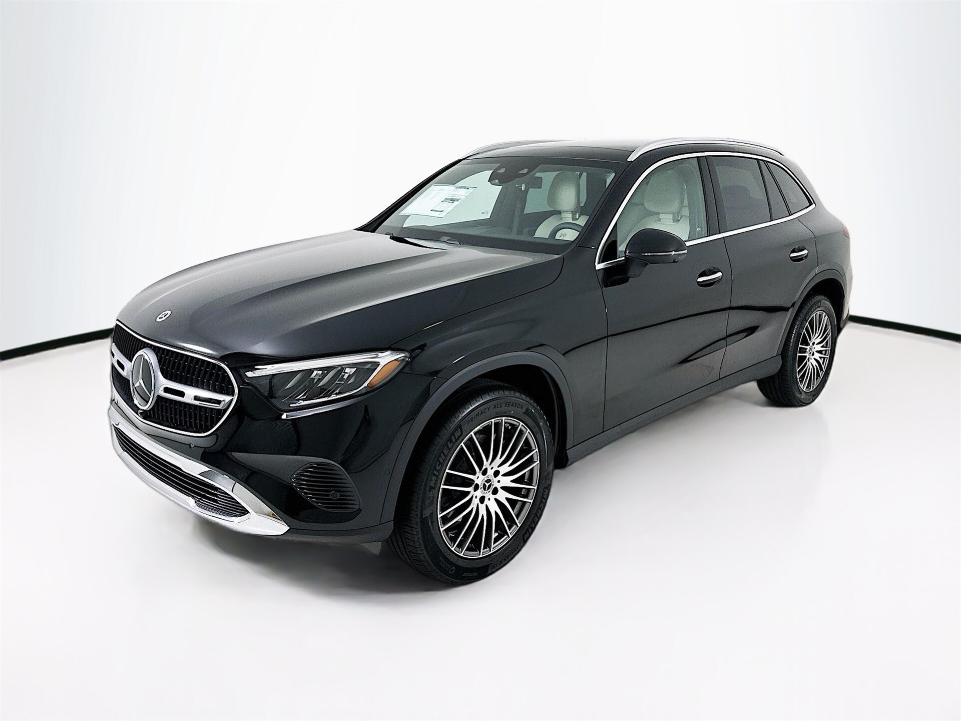 2026 Mercedes Benz GLC 300 photo 3