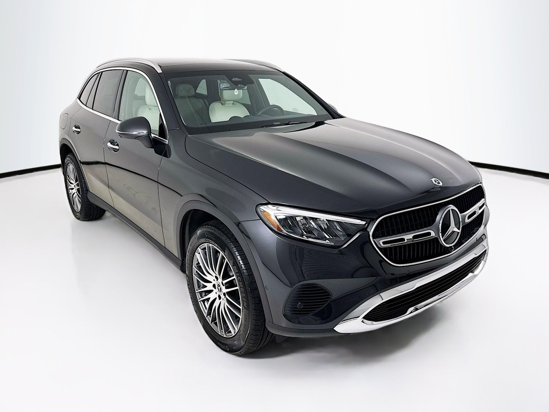2026 Mercedes-Benz GLC GLC 300's photo