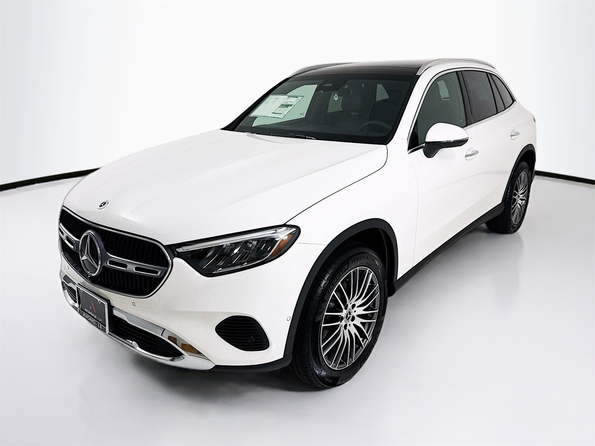 2025 Mercedes Benz GLC 300 photo 3