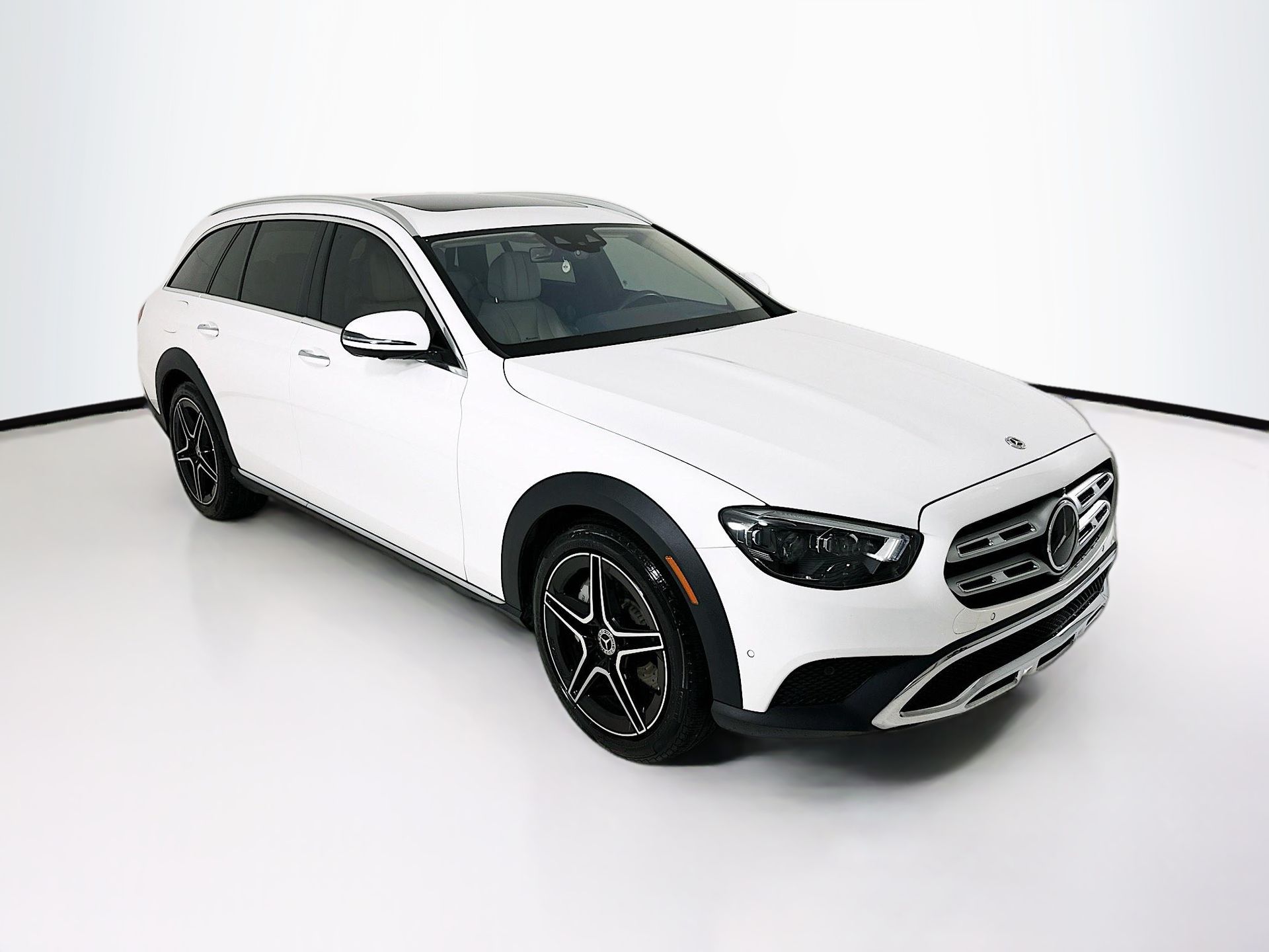 2022 Mercedes-Benz E-Class E450 4MATIC All-Terrain's photo