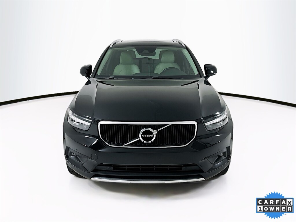 Used 2021 Volvo XC40 T4 Momentum SUV