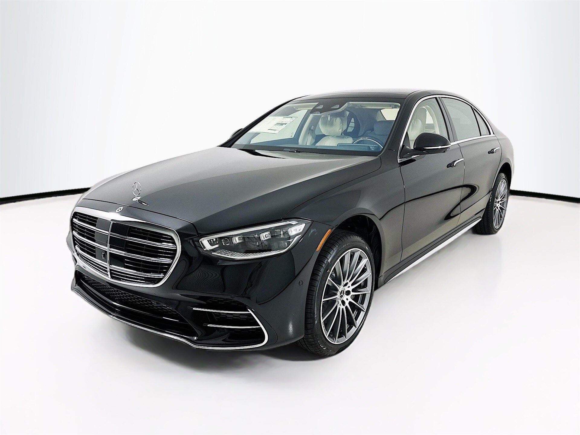 2026 Mercedes Benz S 500 4MATIC photo 3