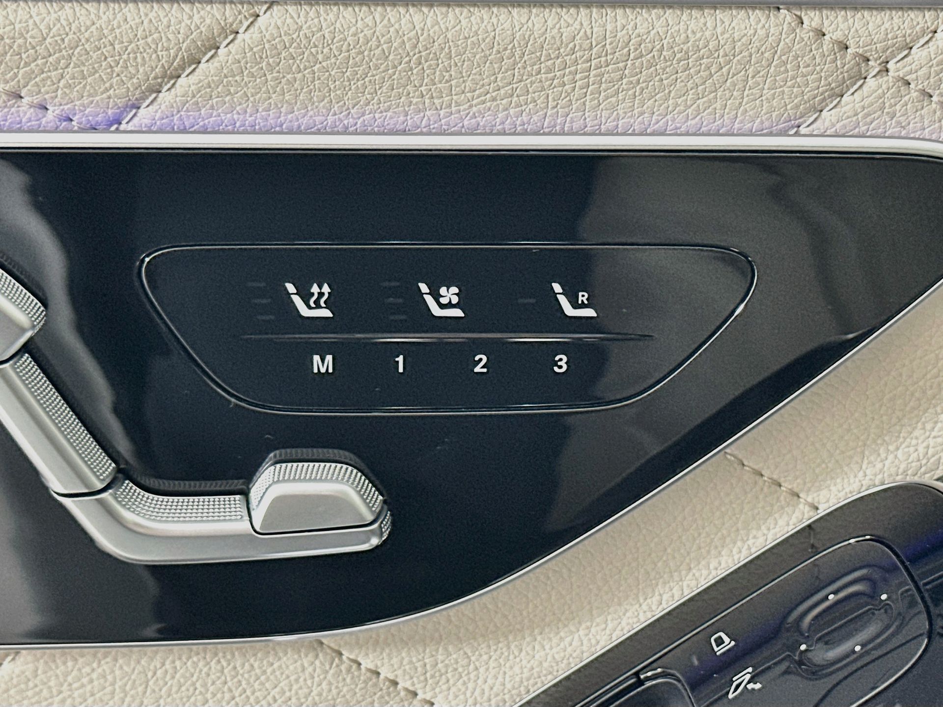 2025 Mercedes-Benz S-Class S 580 - Photo 22