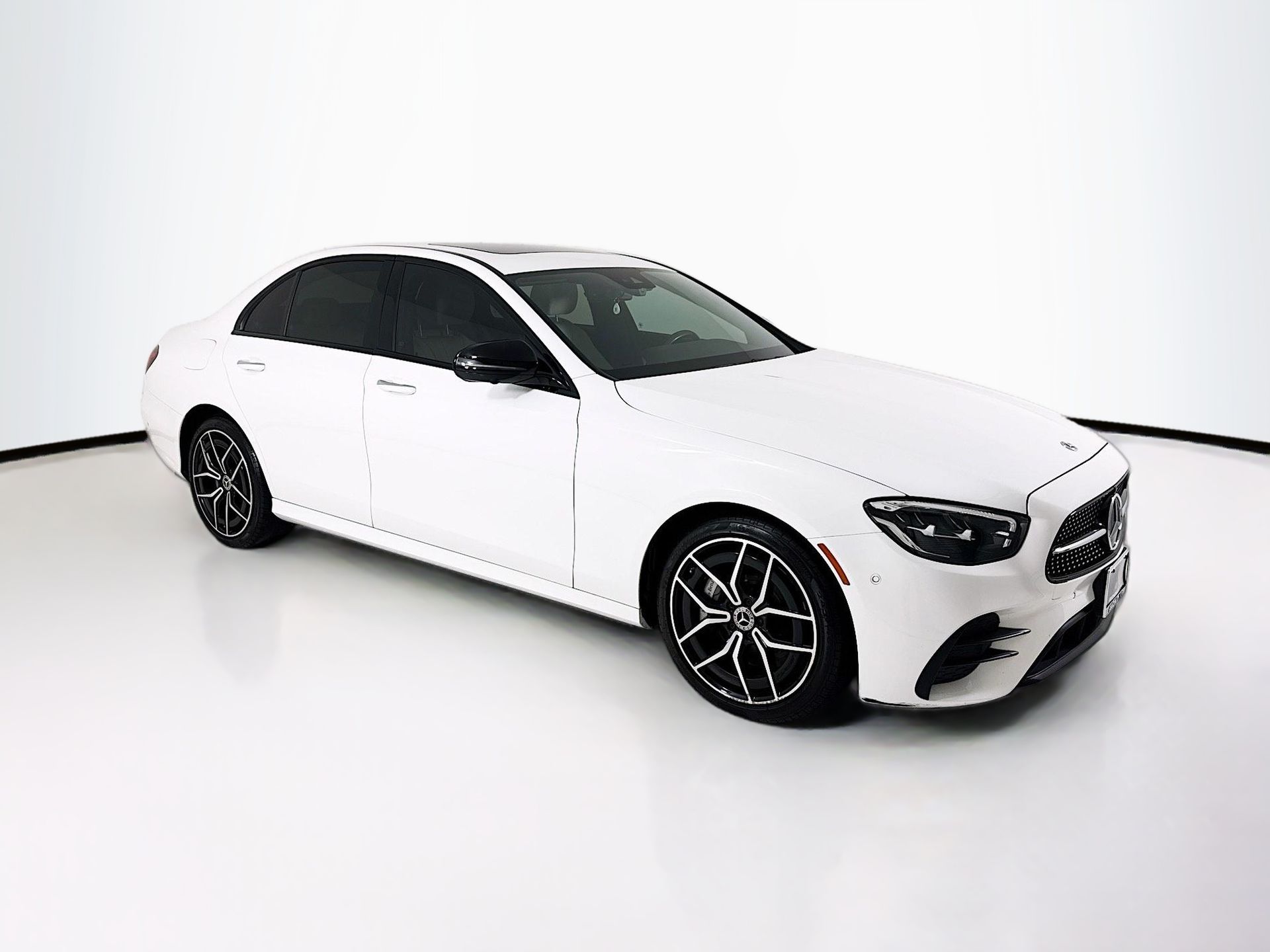 2022 Mercedes-Benz E-Class E350's photo
