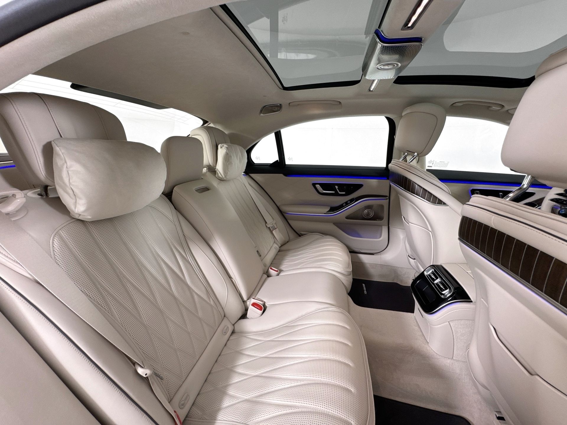 2026 Mercedes-Benz S-Class AMG S 63 - Photo 30