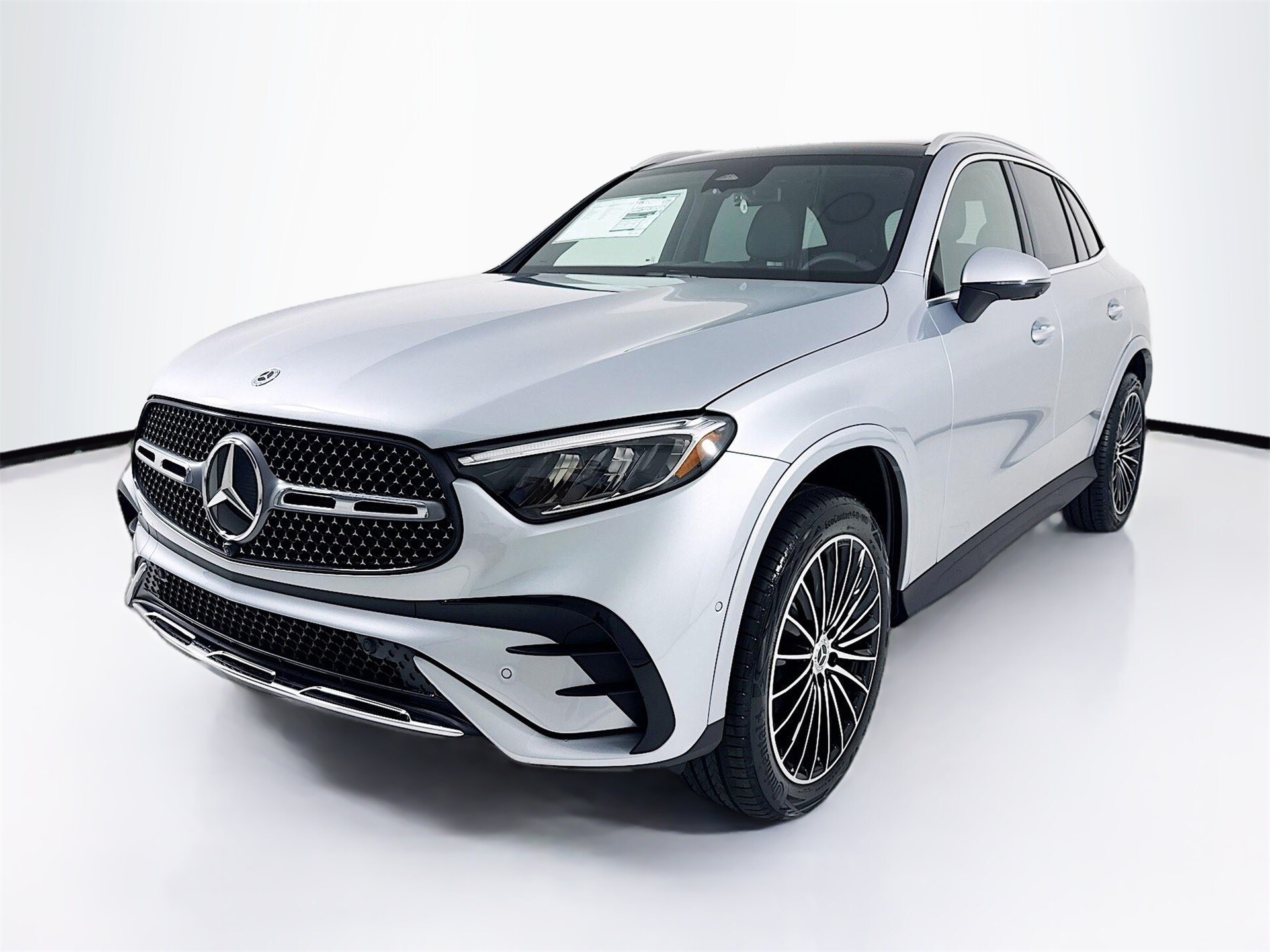 2026 Mercedes Benz GLC 300 4MATIC photo 3