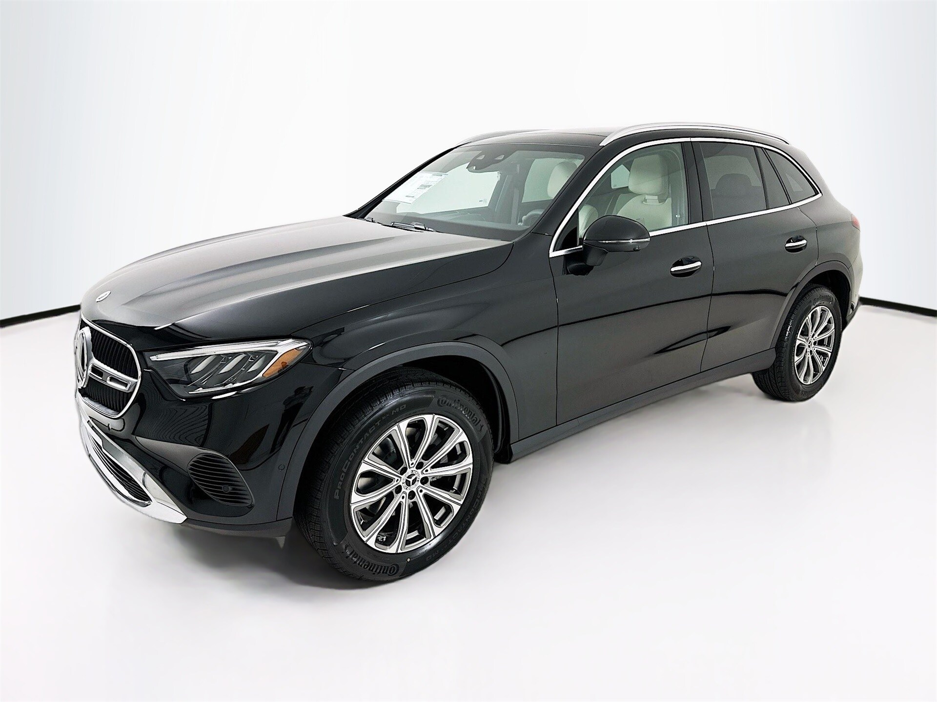 2026 Mercedes Benz GLC 300 photo 3