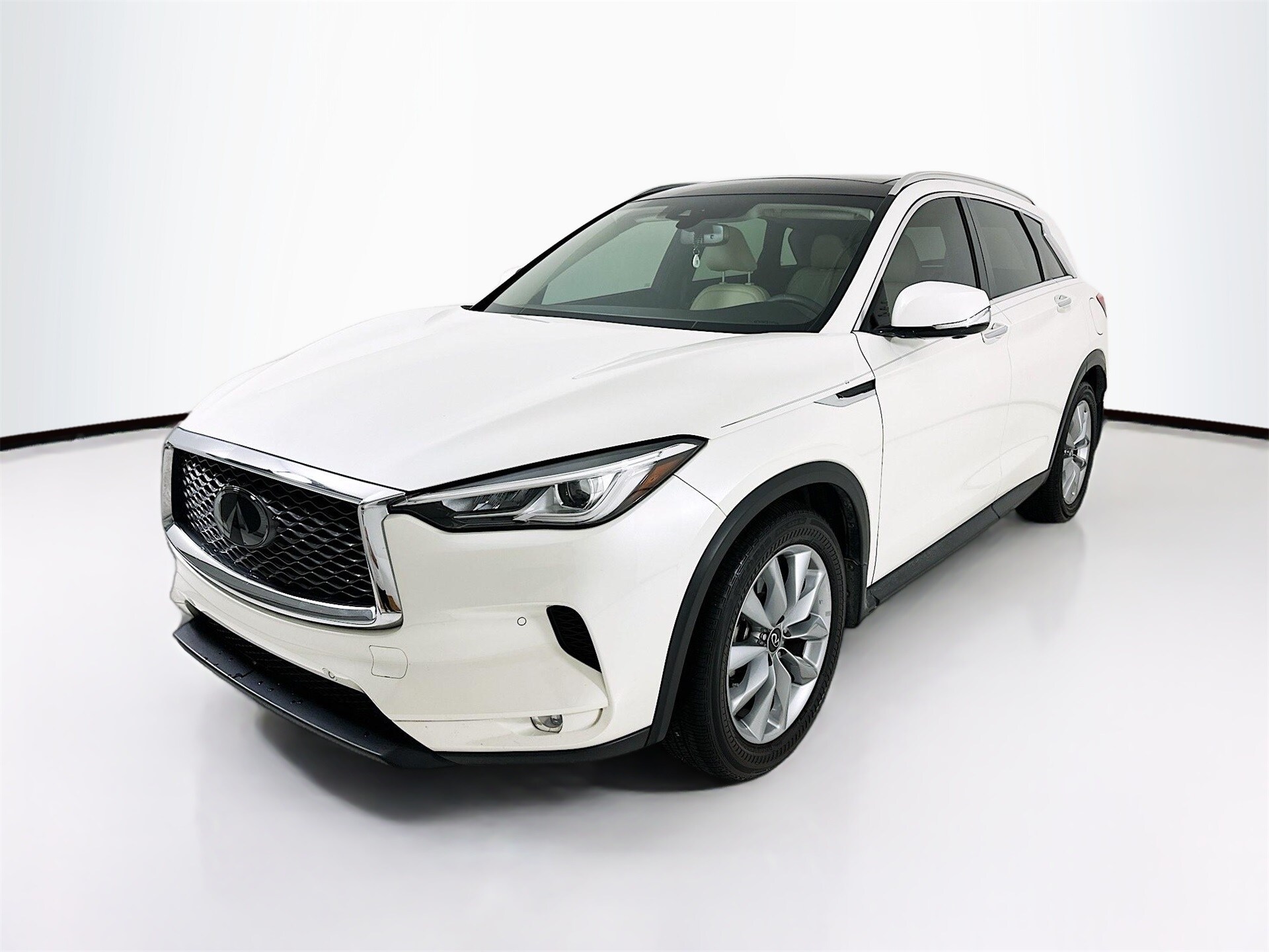 2021 Infiniti QX50 Essential photo 3