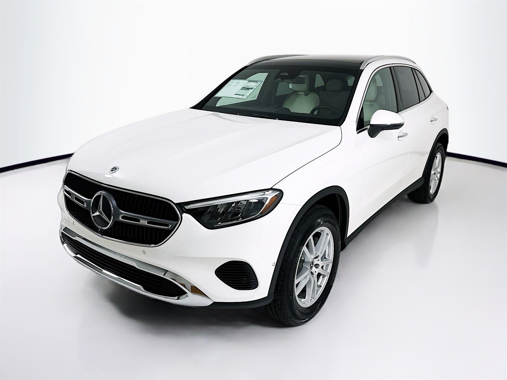 2025 Mercedes Benz GLC 300 photo 3