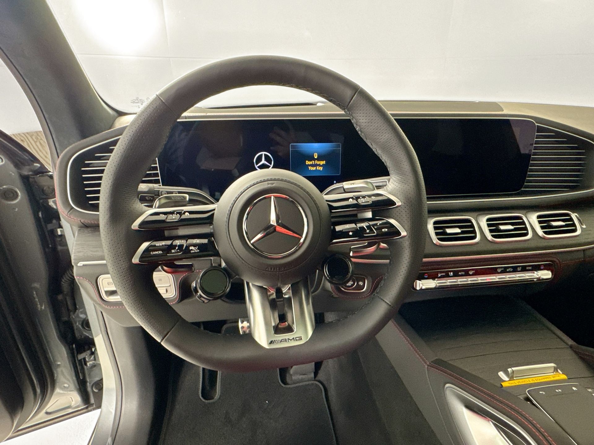 2026 Mercedes-Benz GLE AMG GLE63 S - Photo 12
