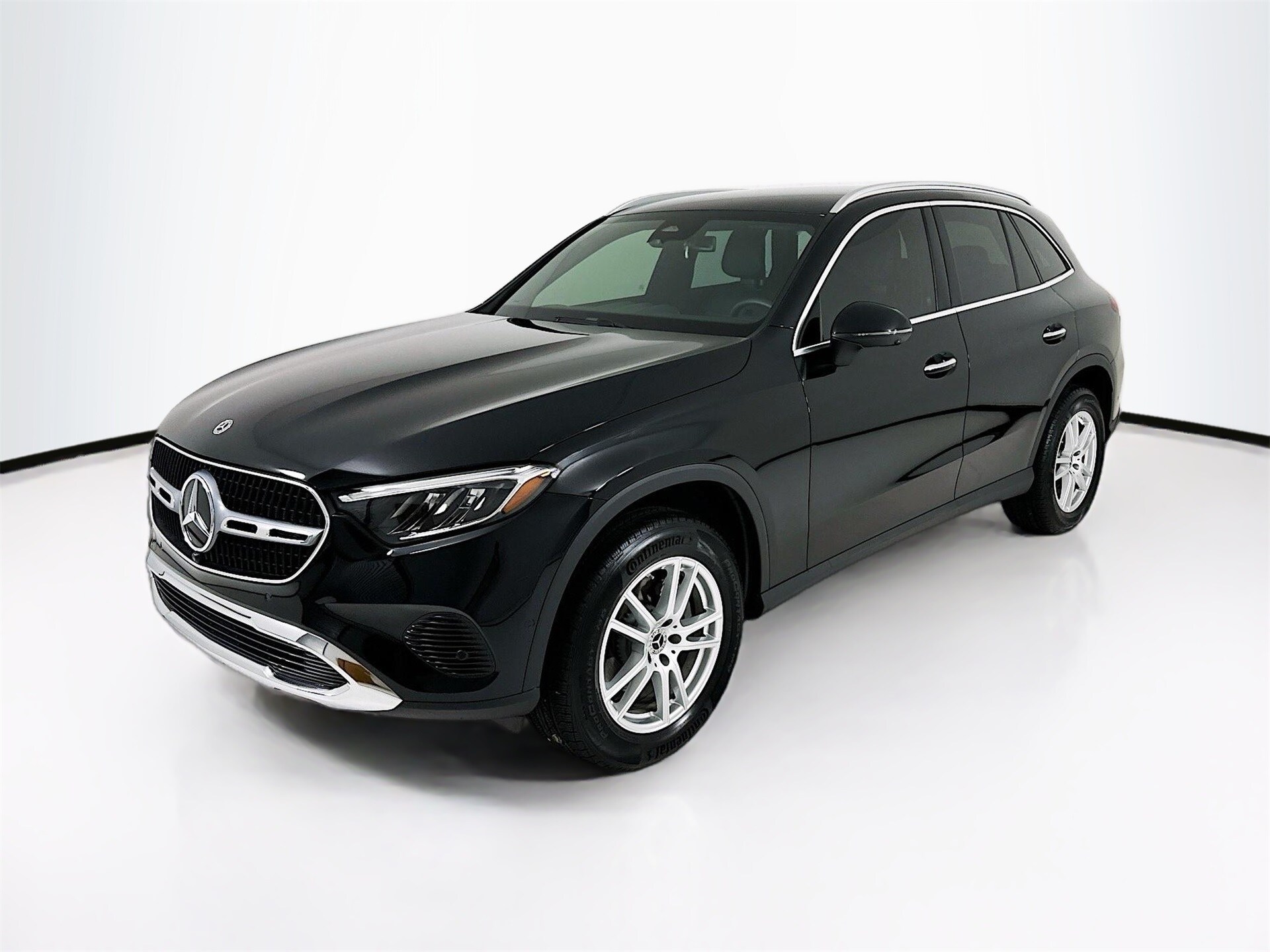 2025 Mercedes Benz GLC 300 photo 3