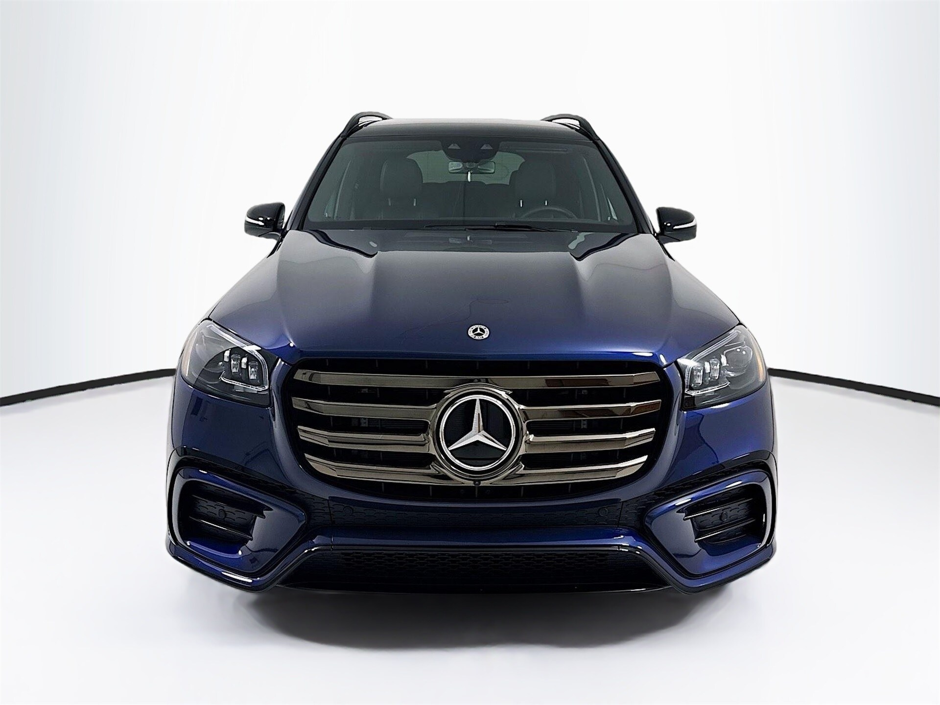 2025 Mercedes Benz GLS 450 4MATIC photo 2