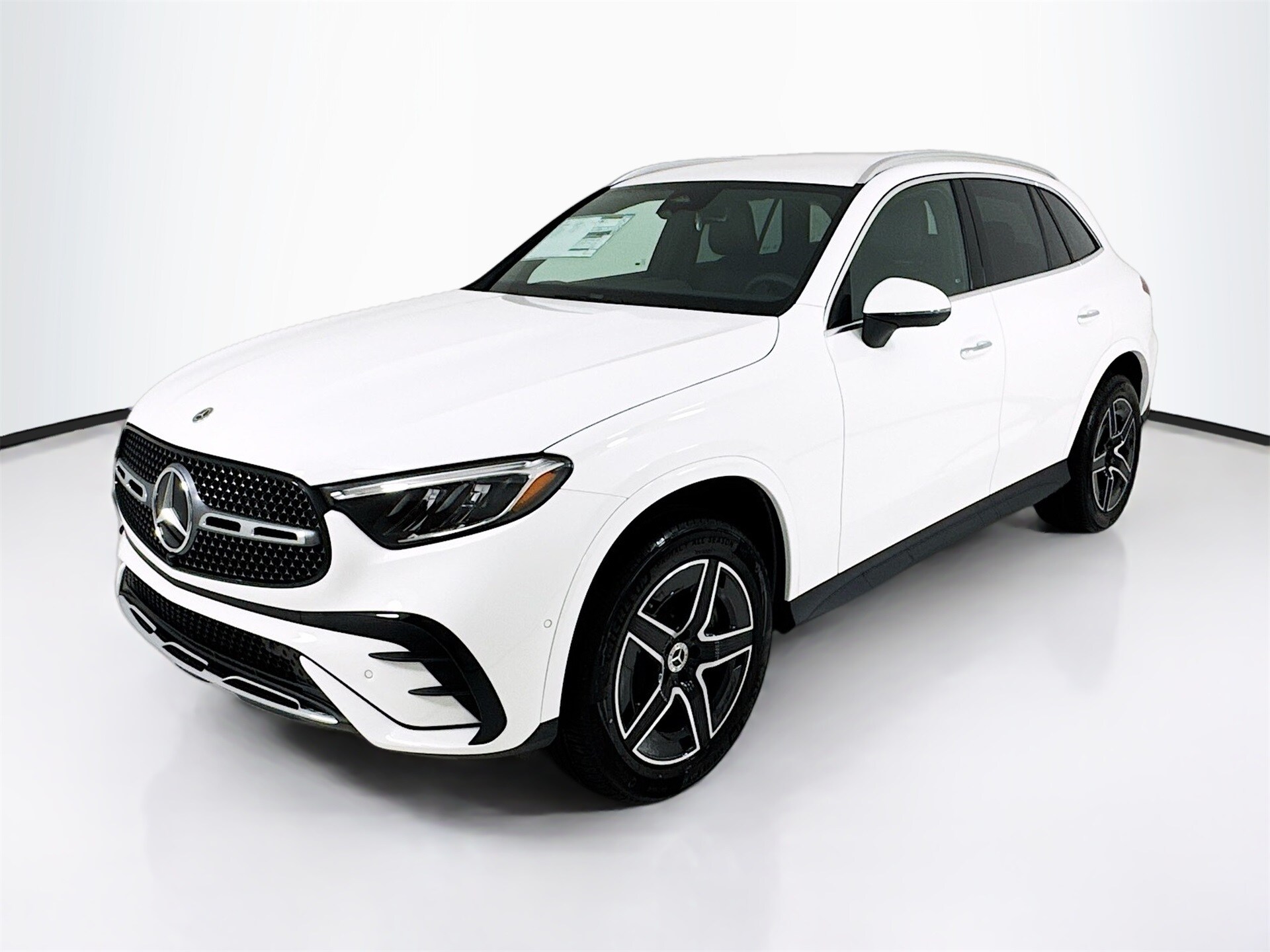 2025 Mercedes Benz GLC 300 4MATIC photo 3