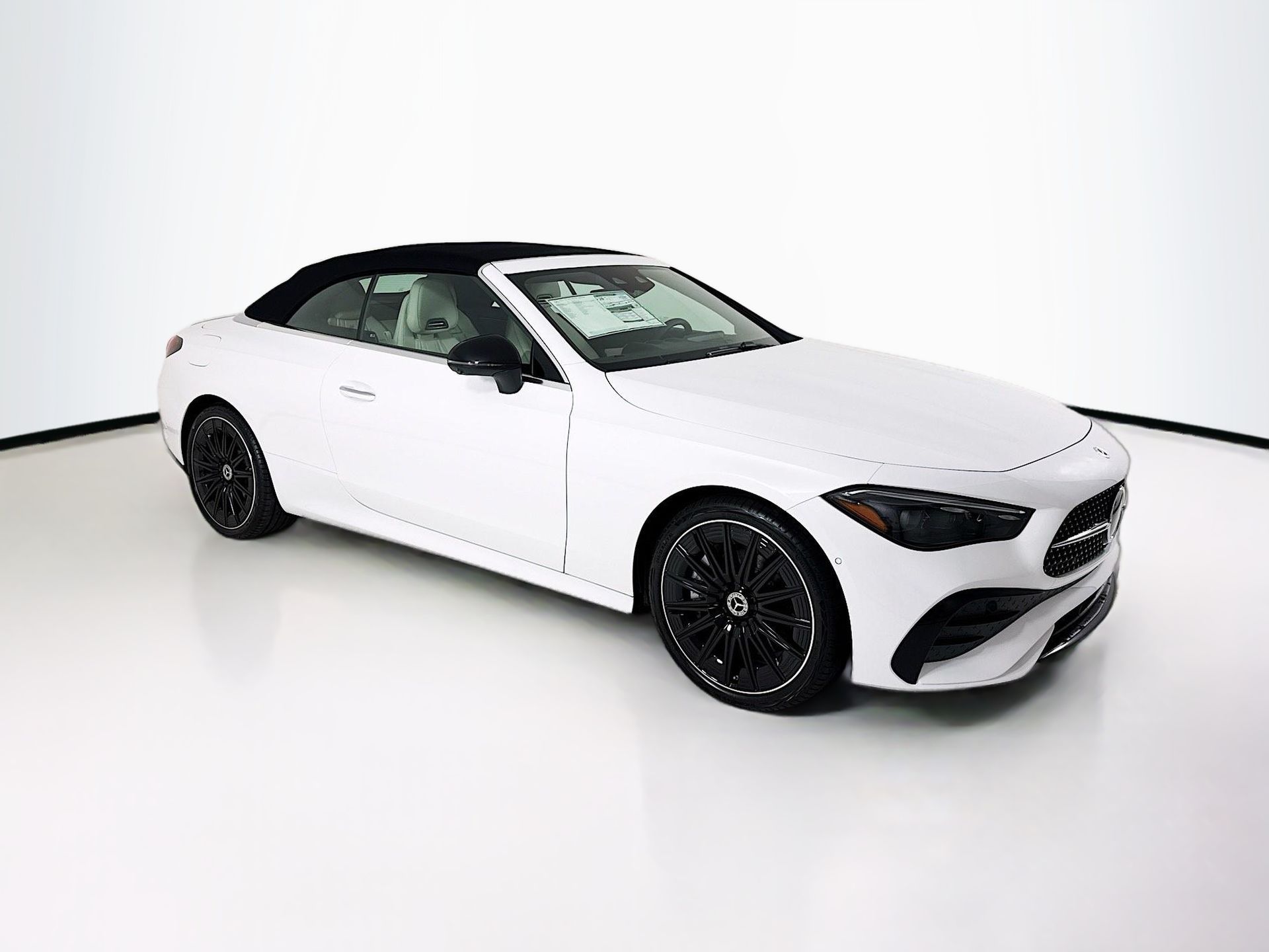 2026 Mercedes-Benz CLE CLE 450 4Matic Cabriolet's photo
