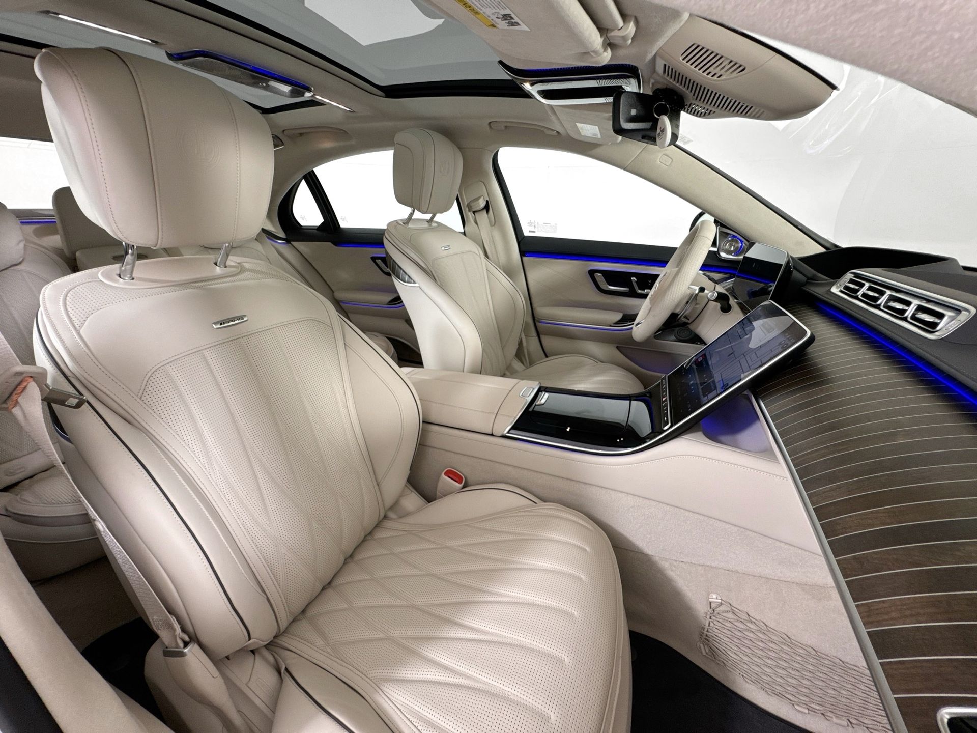 2026 Mercedes-Benz S-Class AMG S 63 - Photo 31