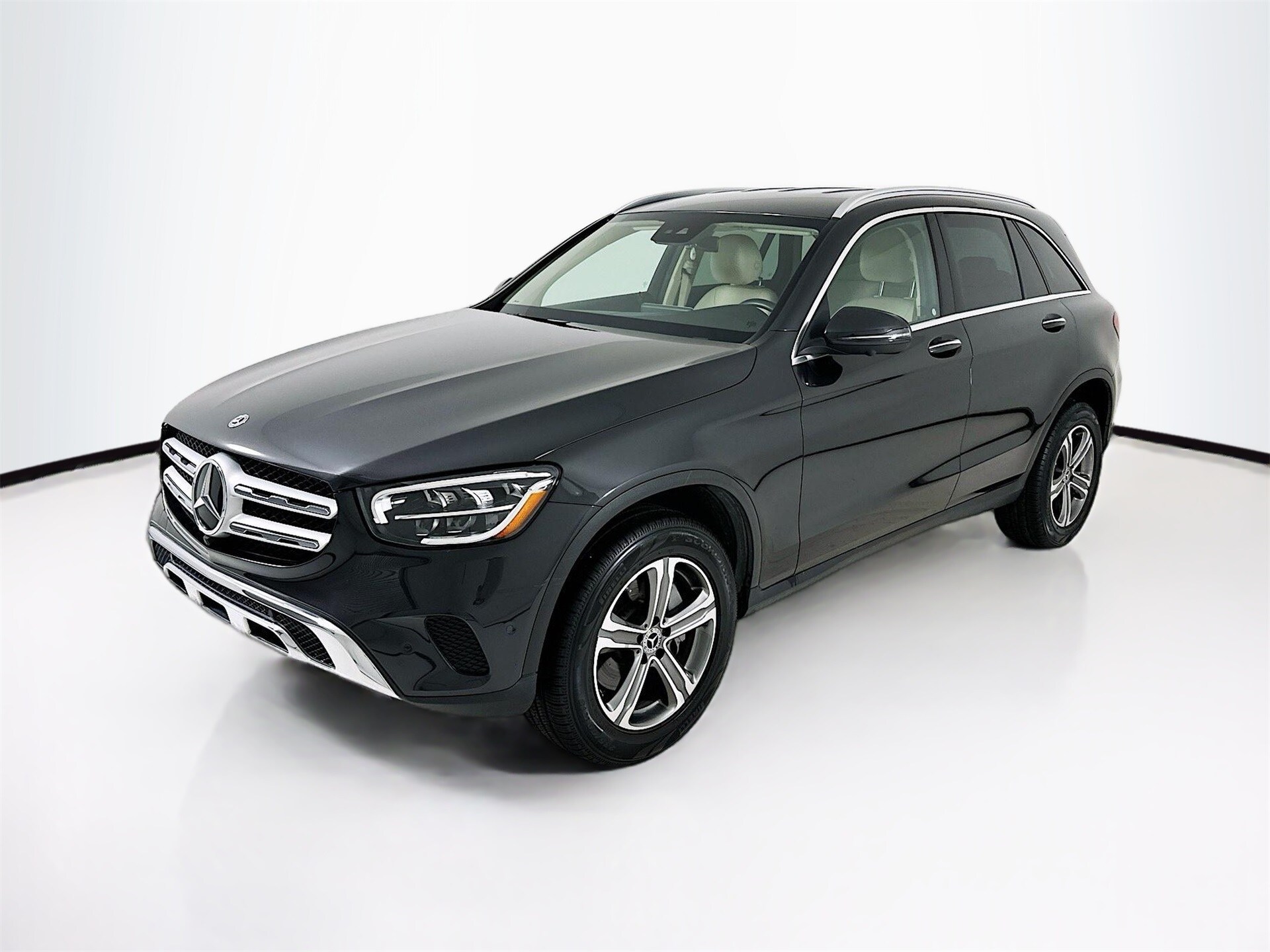 2022 Mercedes Benz GLC 300 photo 3