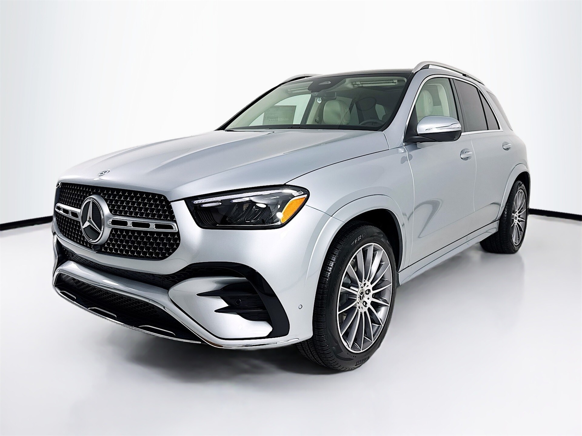 2025 Mercedes Benz GLE 350 4MATIC photo 3