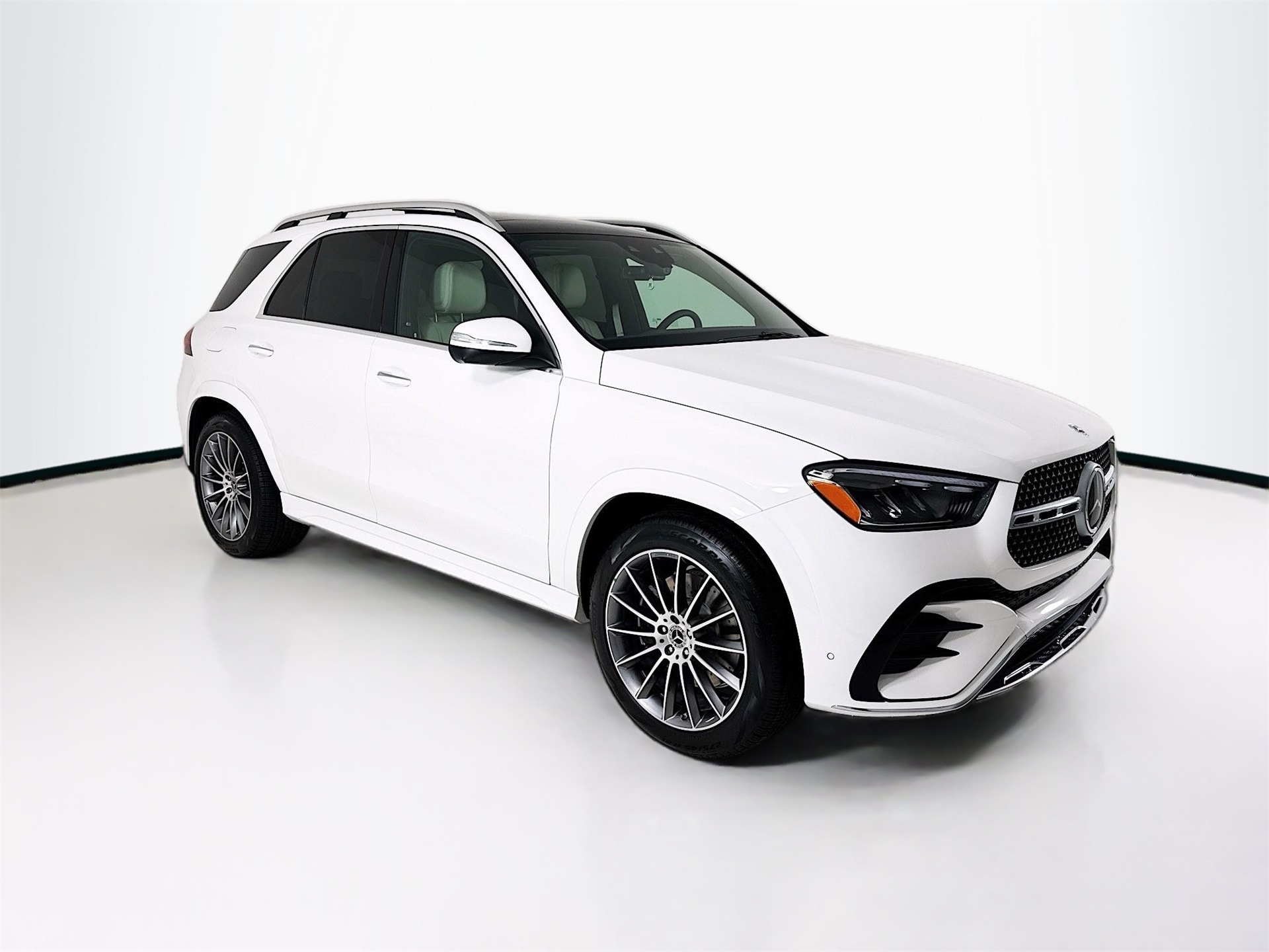 2026 Mercedes-Benz GLE GLE450's photo