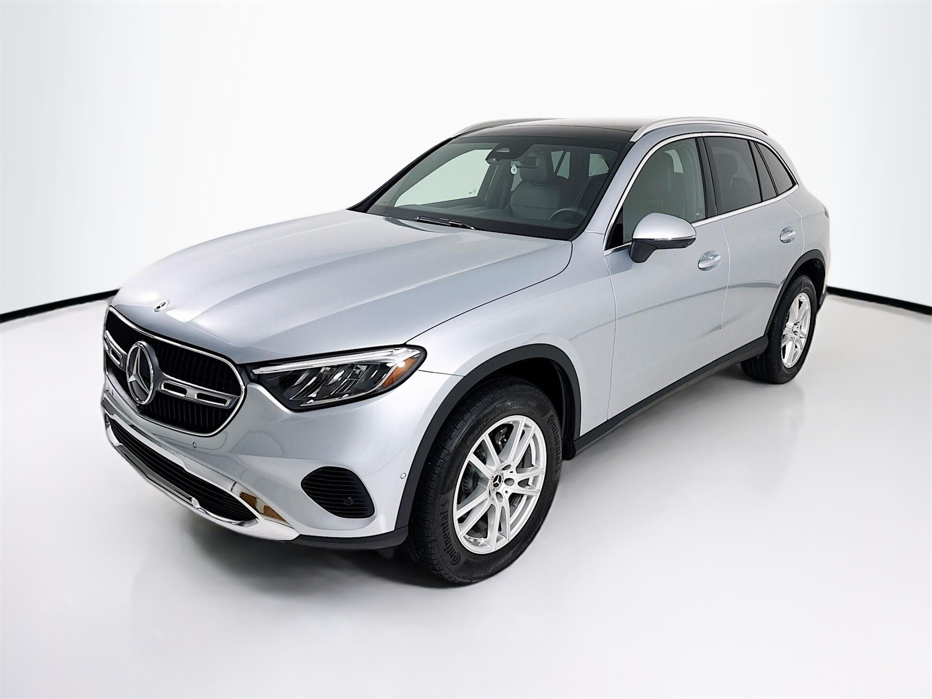2025 Mercedes Benz GLC 300 photo 3