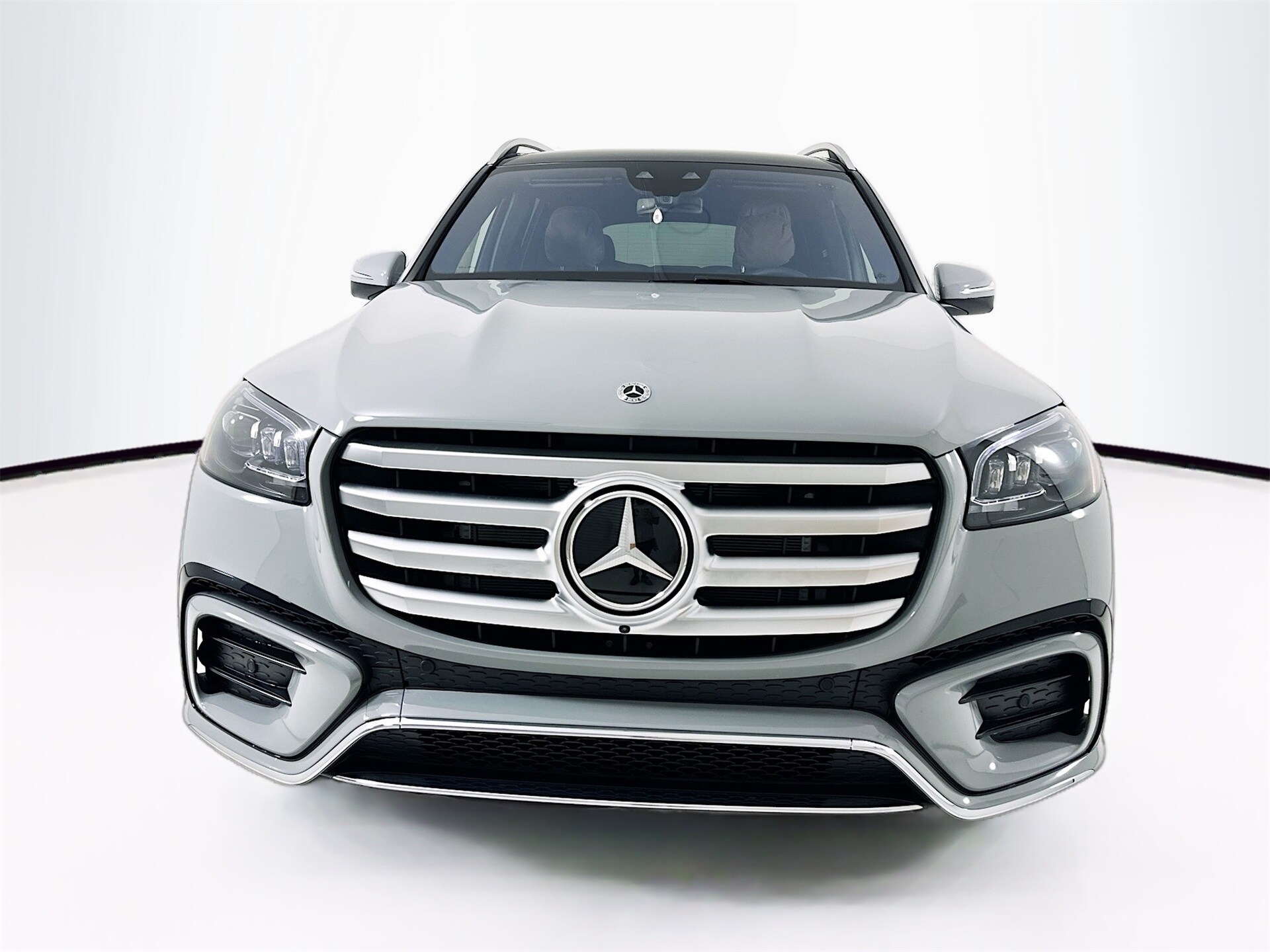 2026 Mercedes Benz GLS 580 4MATIC photo 2