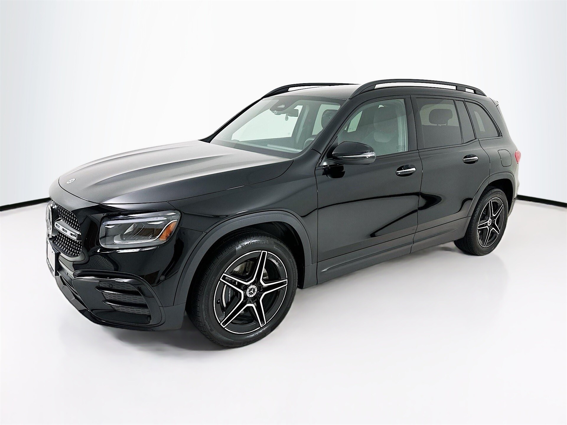 2025 Mercedes Benz GLB 250 photo 2
