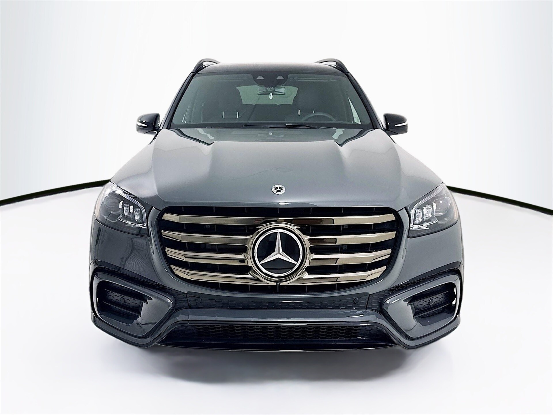 2025 Mercedes Benz GLS 450 4MATIC photo 2