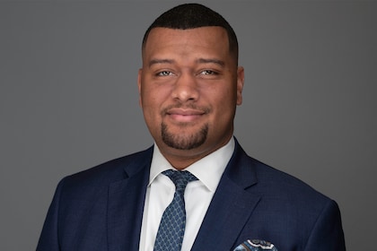 Staff member Ricky Williams from ID_b860f899b3bd