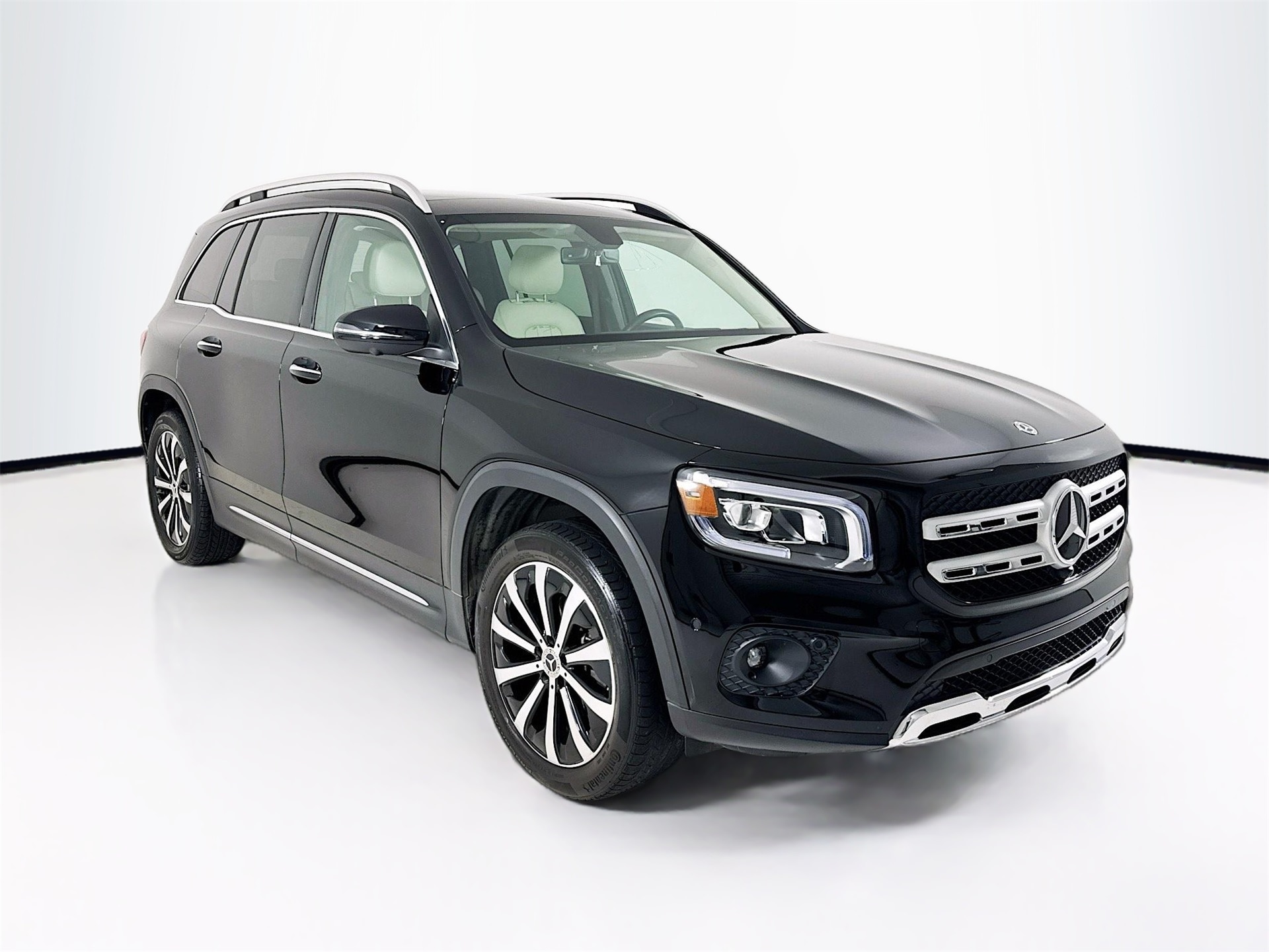 2022 Mercedes-Benz GLB's photo