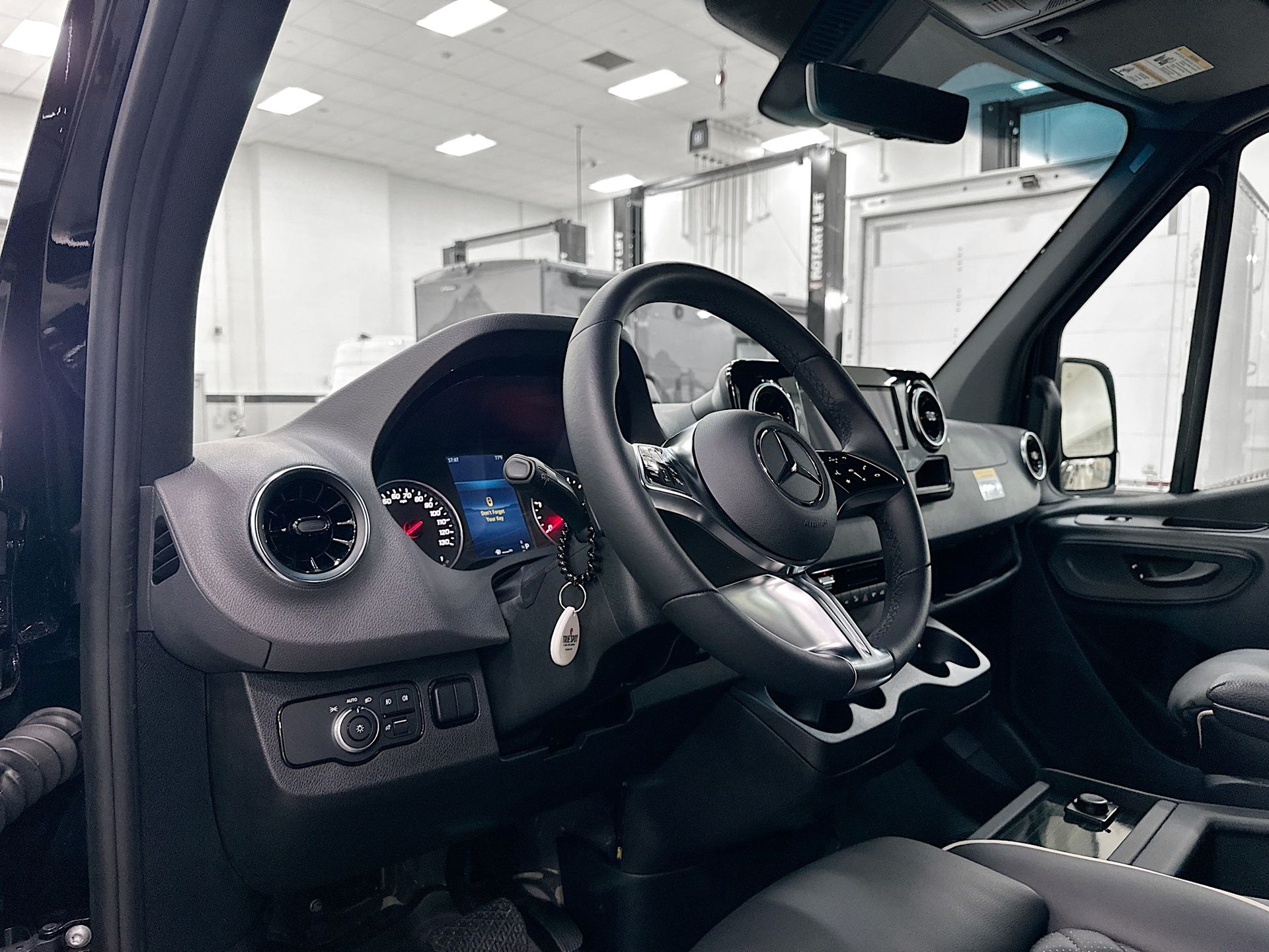 2025 Mercedes-Benz Sprinter Cargo Van Base - Photo 10
