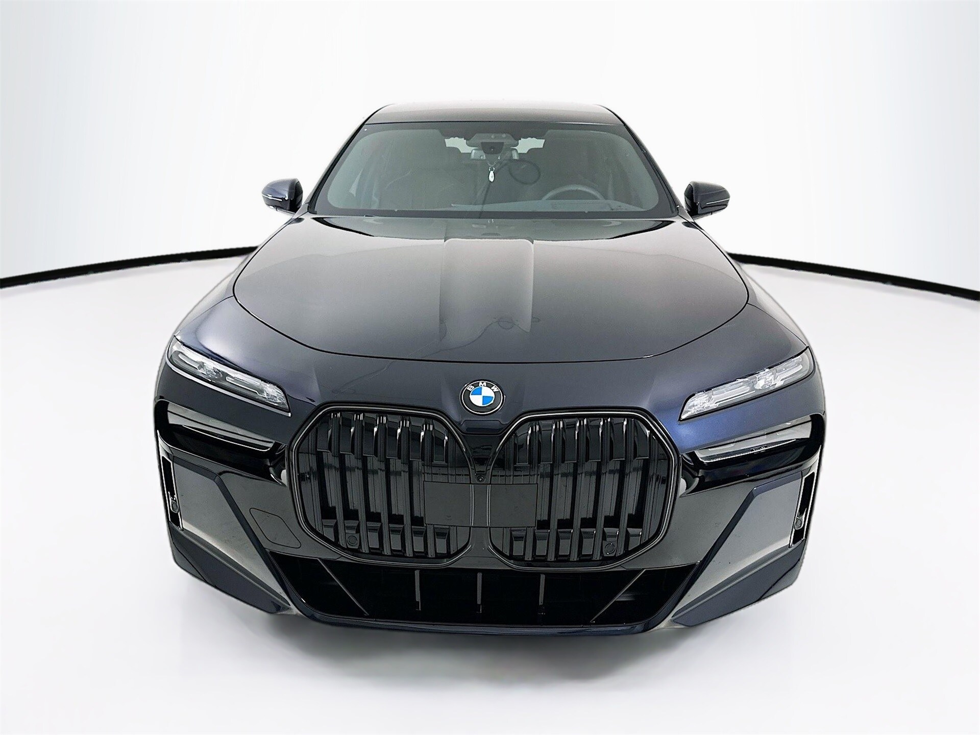 2025 Bmw 760i xDrive photo 2