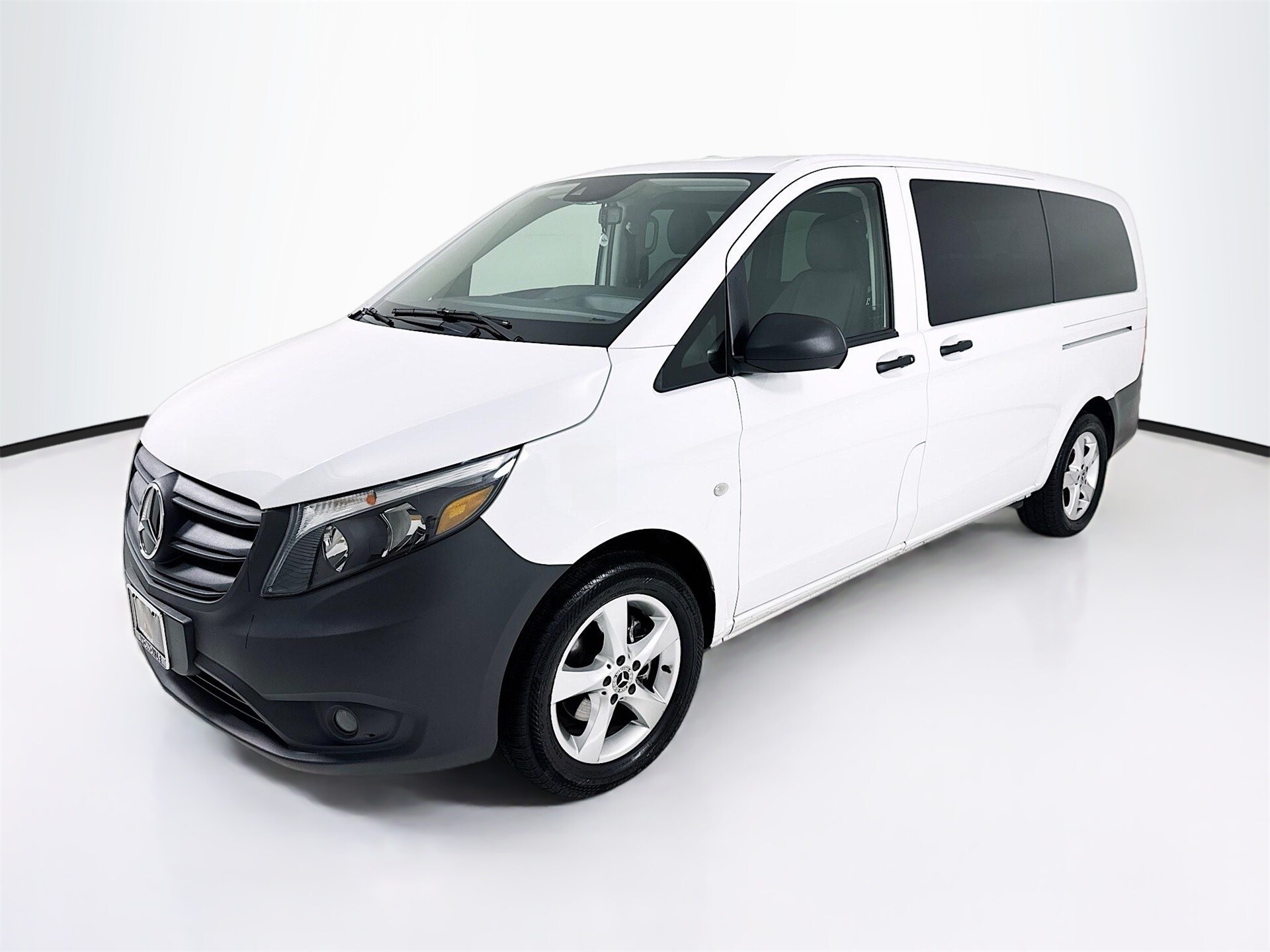 2023 Mercedes Benz Metris photo 3