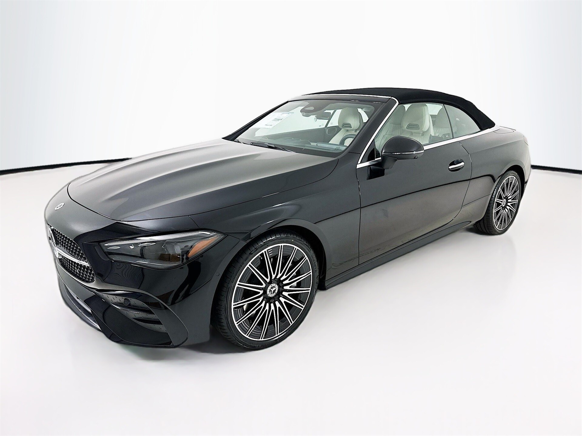 2026 Mercedes Benz CLE 450 4MATIC photo 3