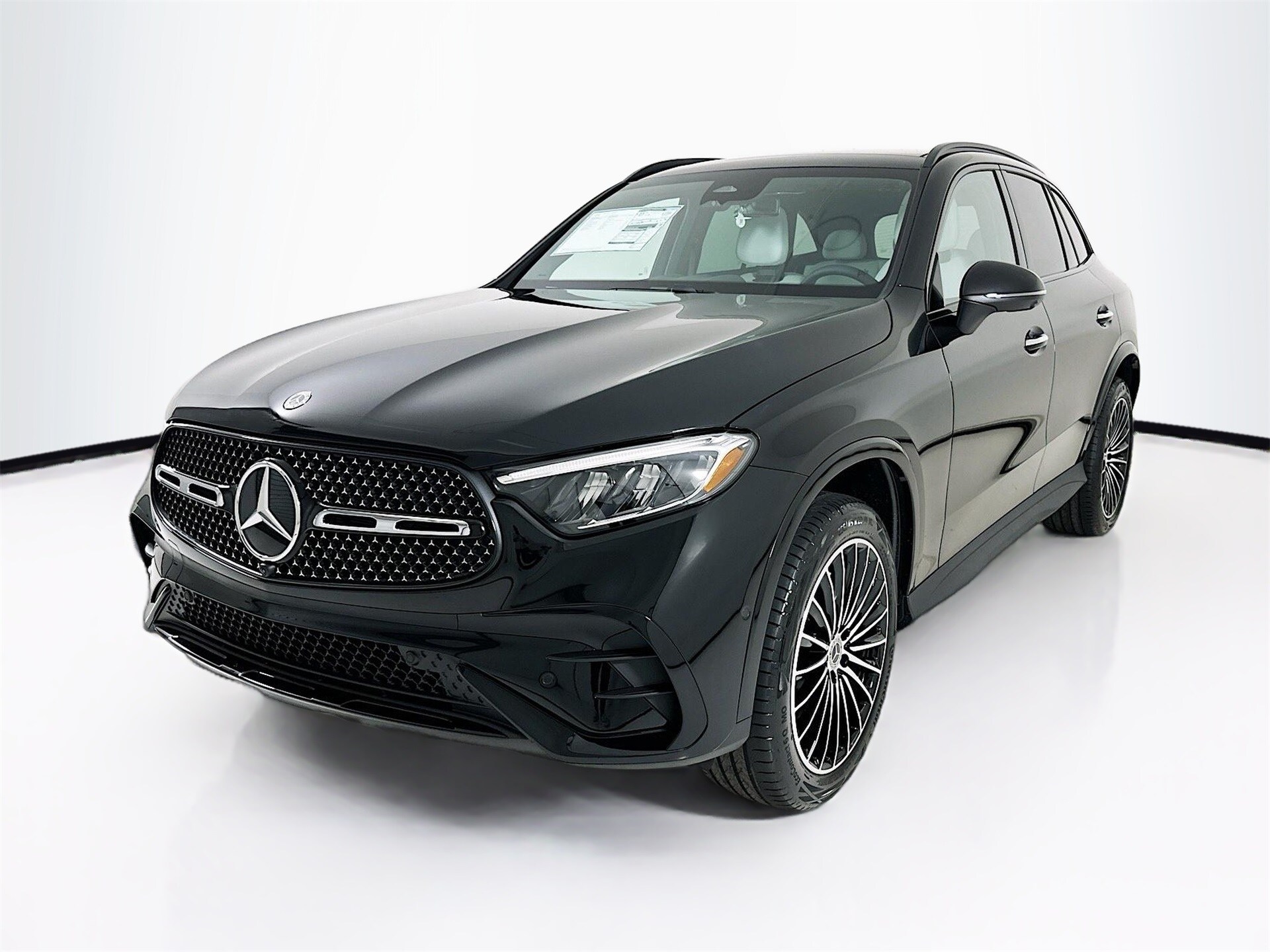2026 Mercedes Benz GLC 300 photo 2