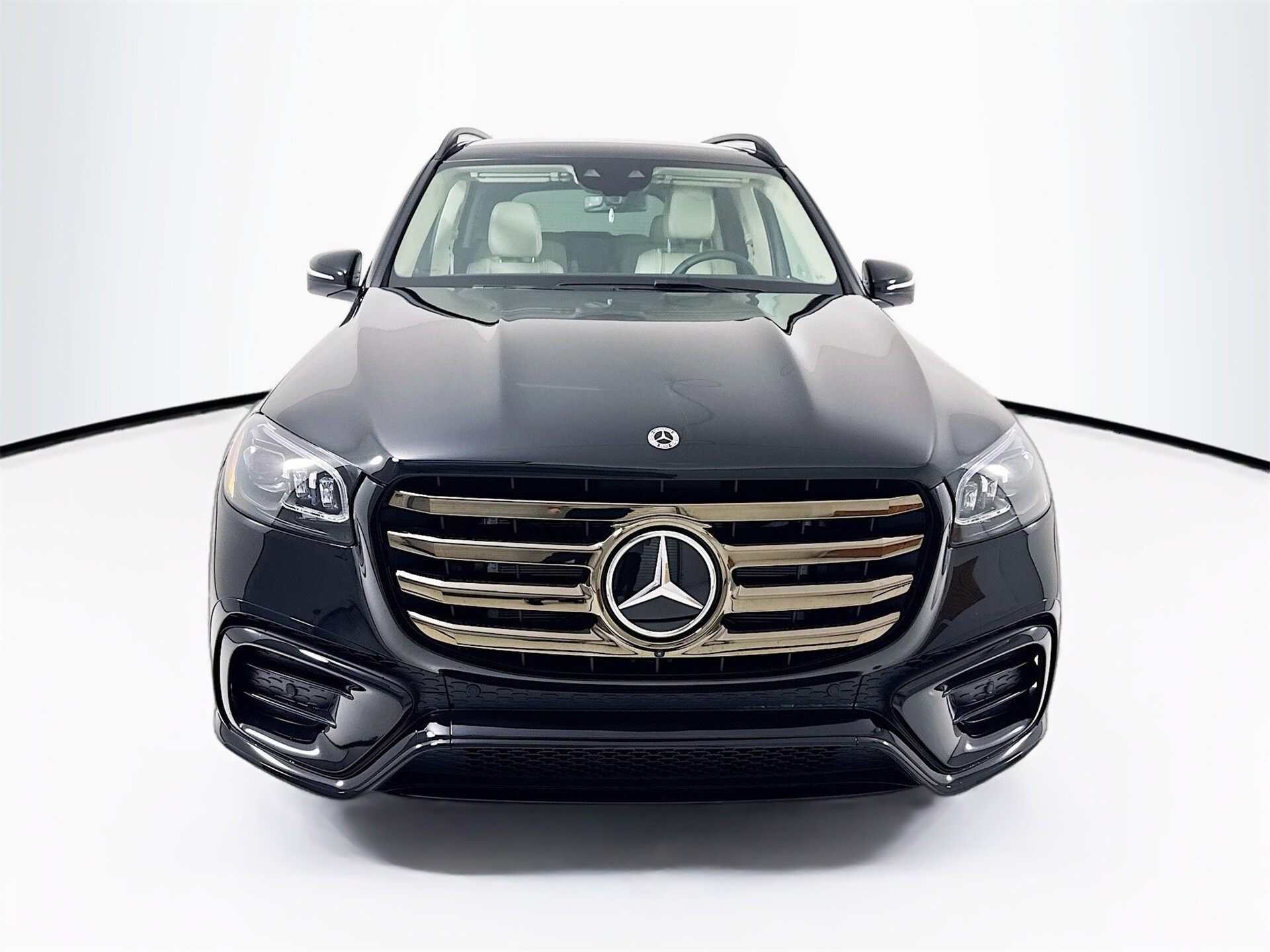 2026 Mercedes Benz GLS 450 4MATIC photo 2