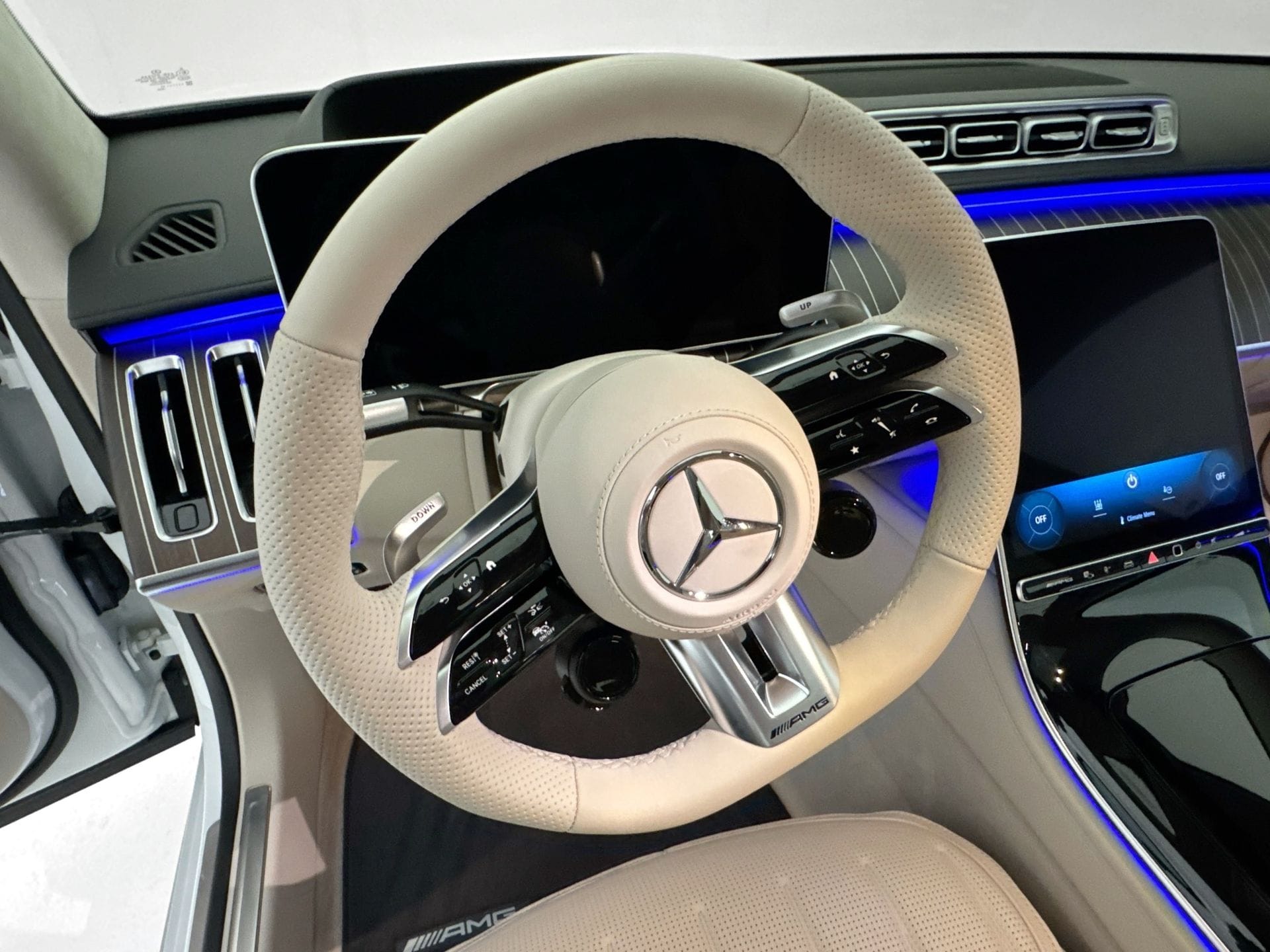 2026 Mercedes-Benz S-Class AMG S 63 - Photo 12