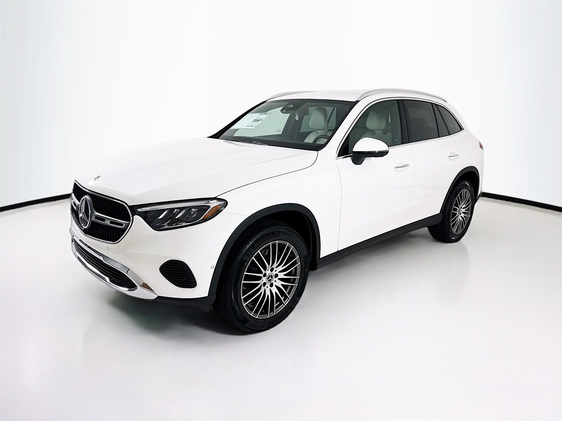 2026 Mercedes Benz GLC 300 photo 3
