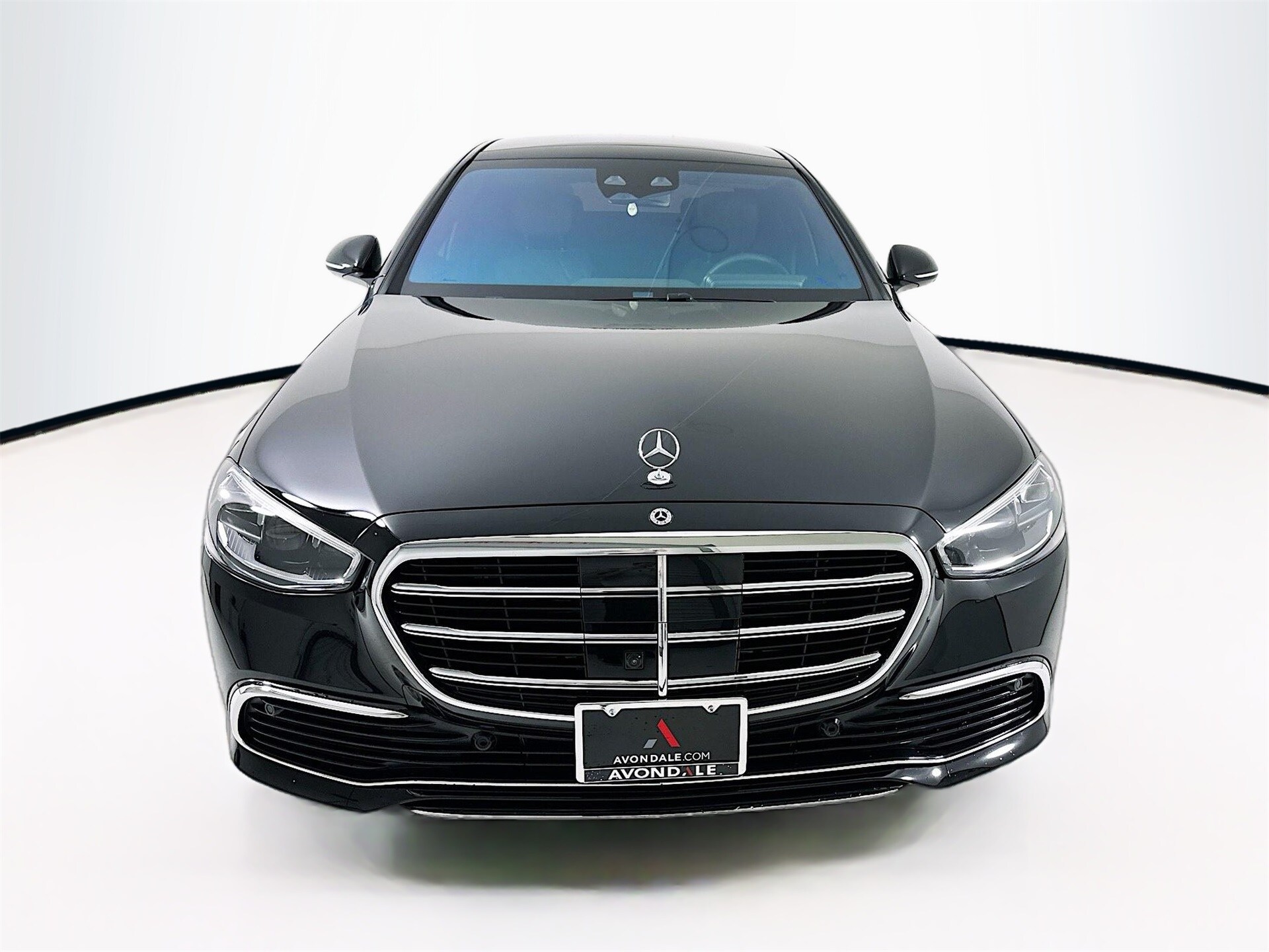 2025 Mercedes Benz S 580 4MATIC photo 2