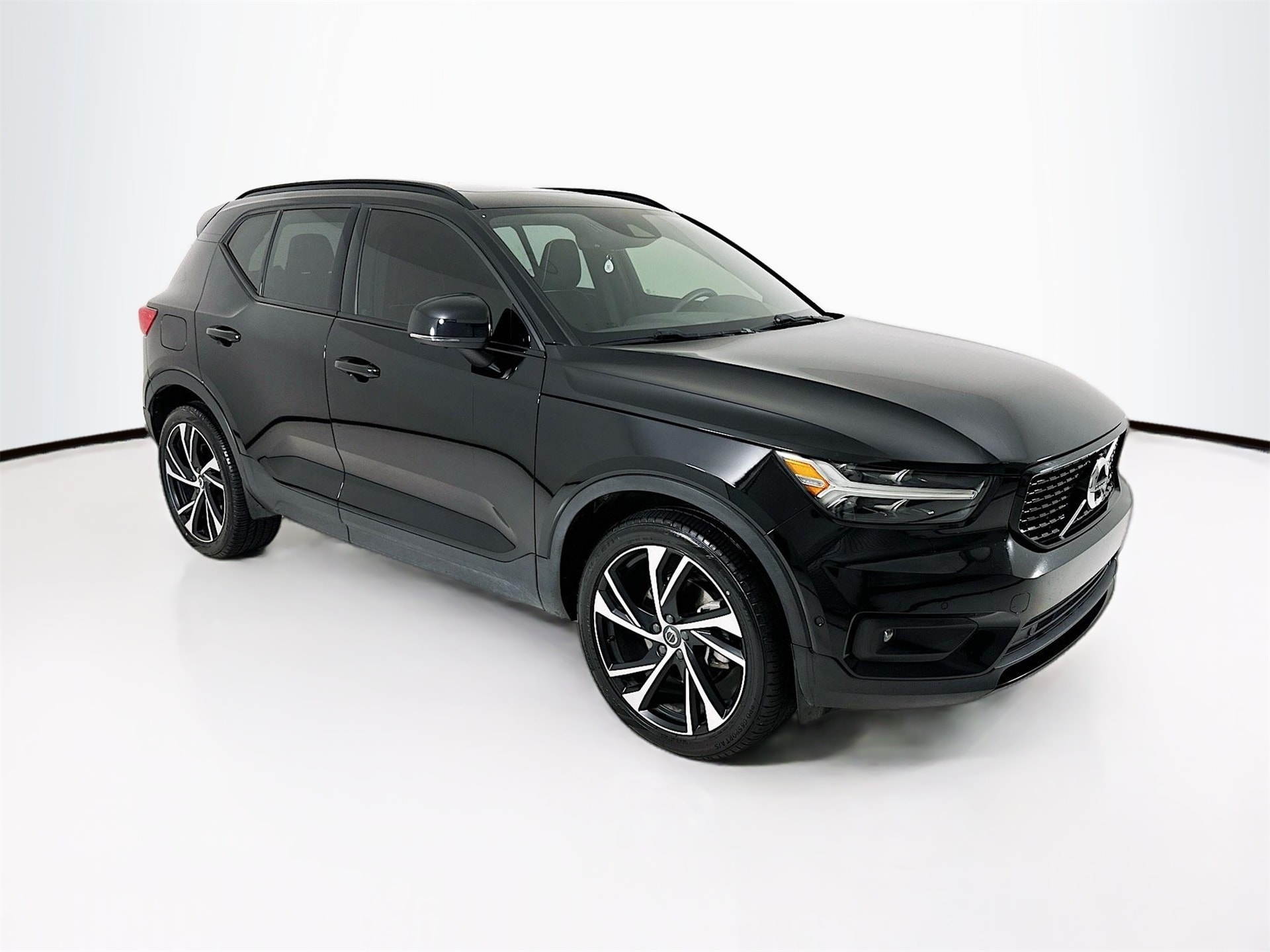 2021 Volvo XC40 R-Design's photo