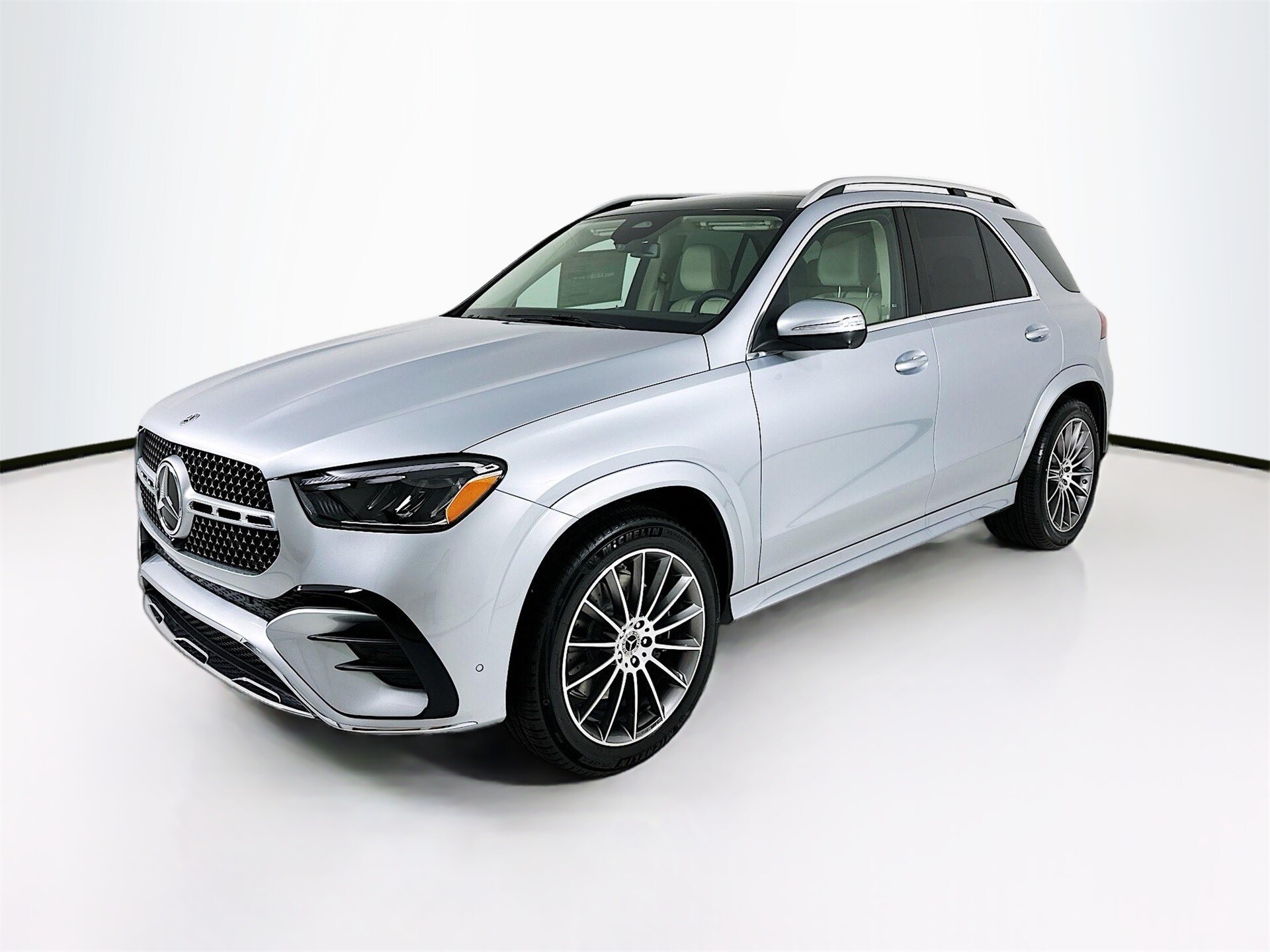 2025 Mercedes Benz GLE 350 4MATIC photo 3