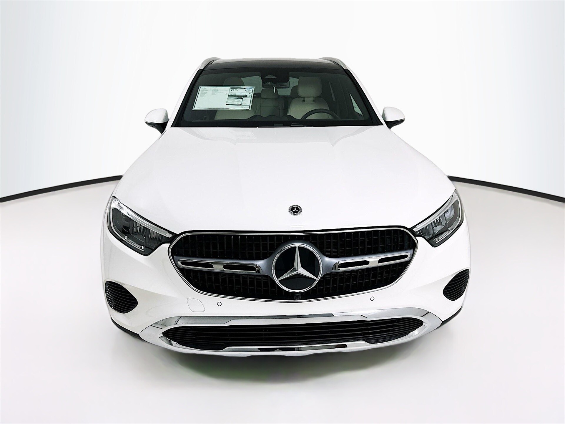 2025 Mercedes Benz GLC 300 photo 2