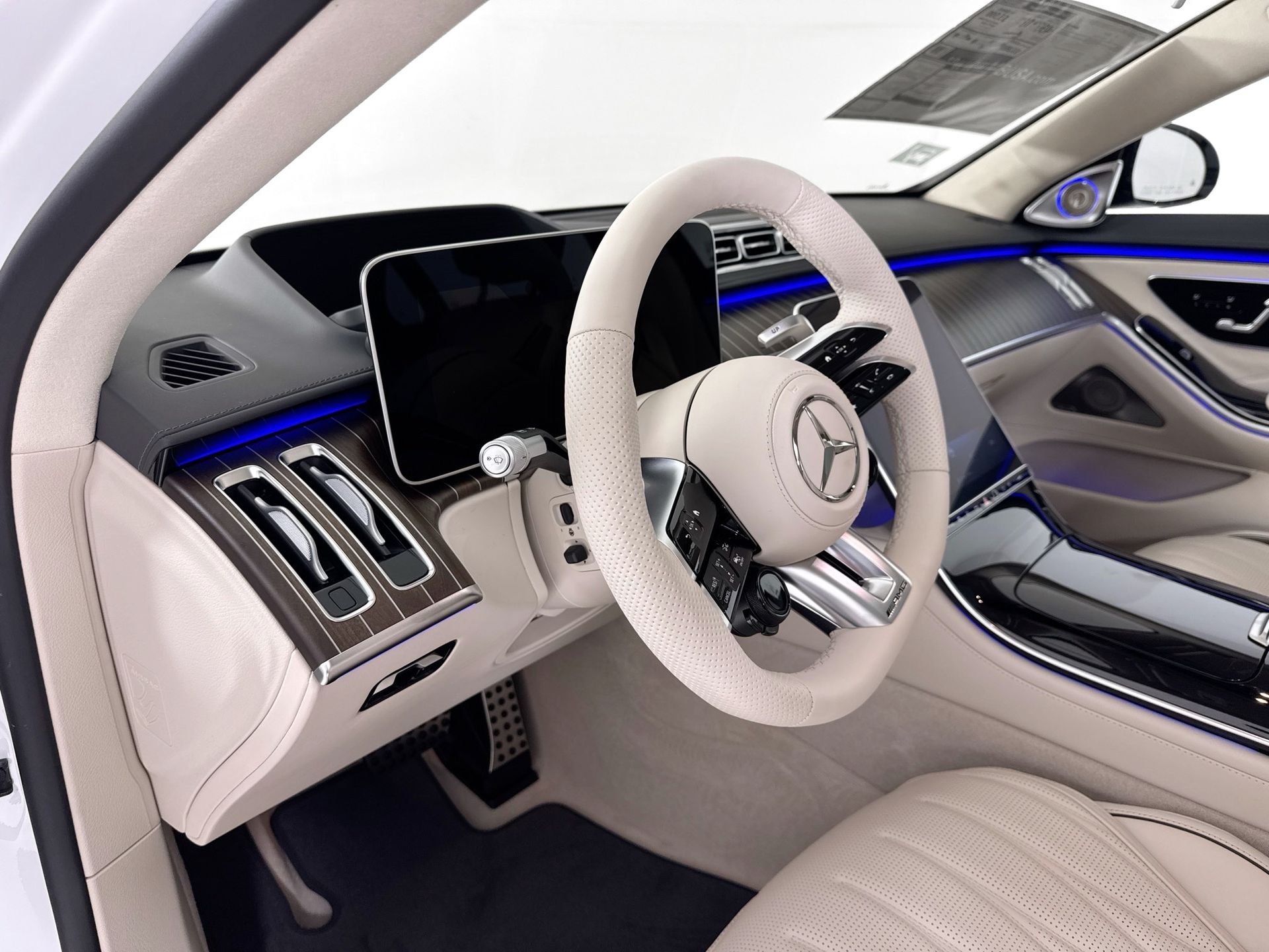 2026 Mercedes-Benz S-Class AMG S 63 - Photo 10